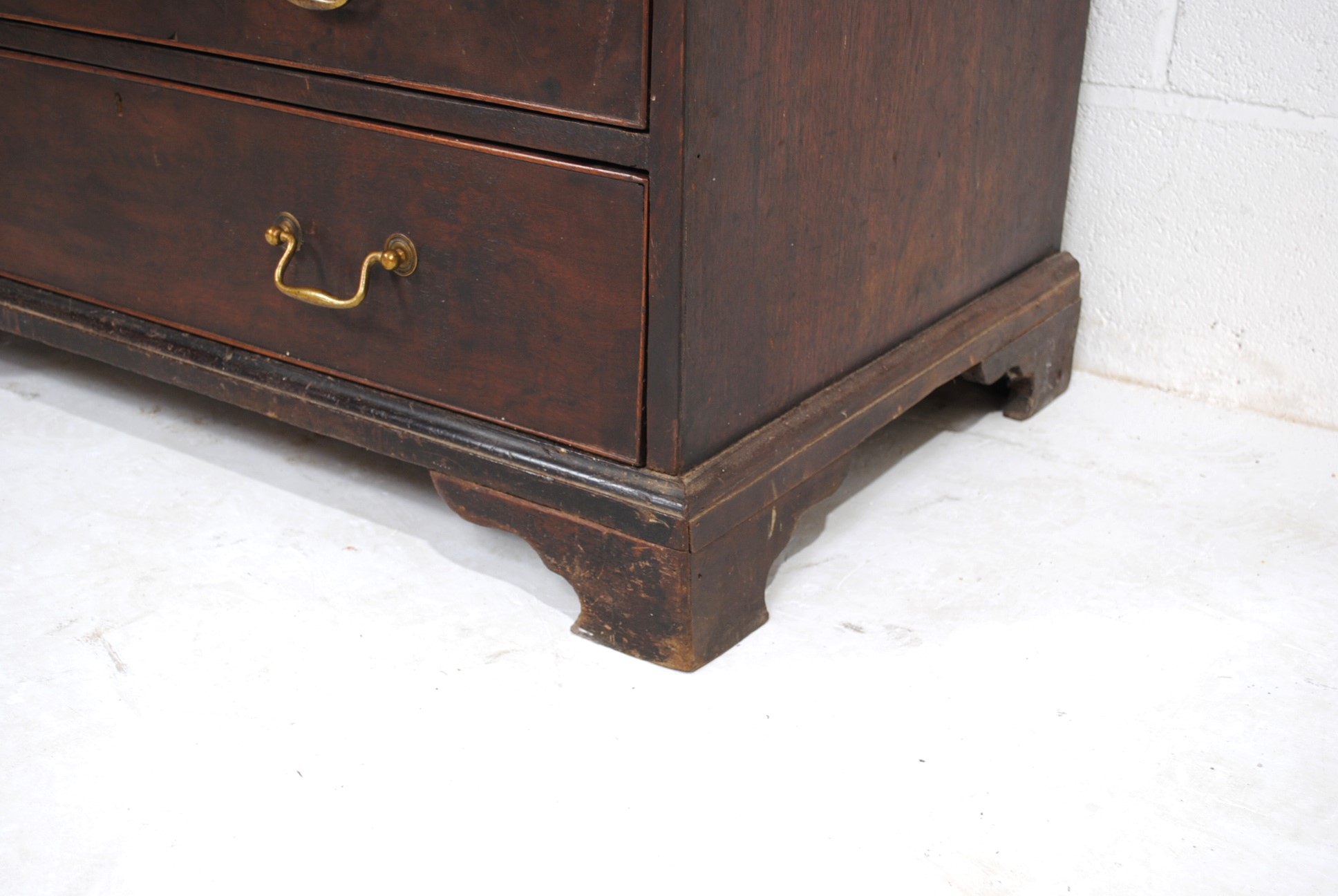 A Georgian mahogany bureau, with five drawers with brass handles, raised on bracket feet, with - Image 9 of 9
