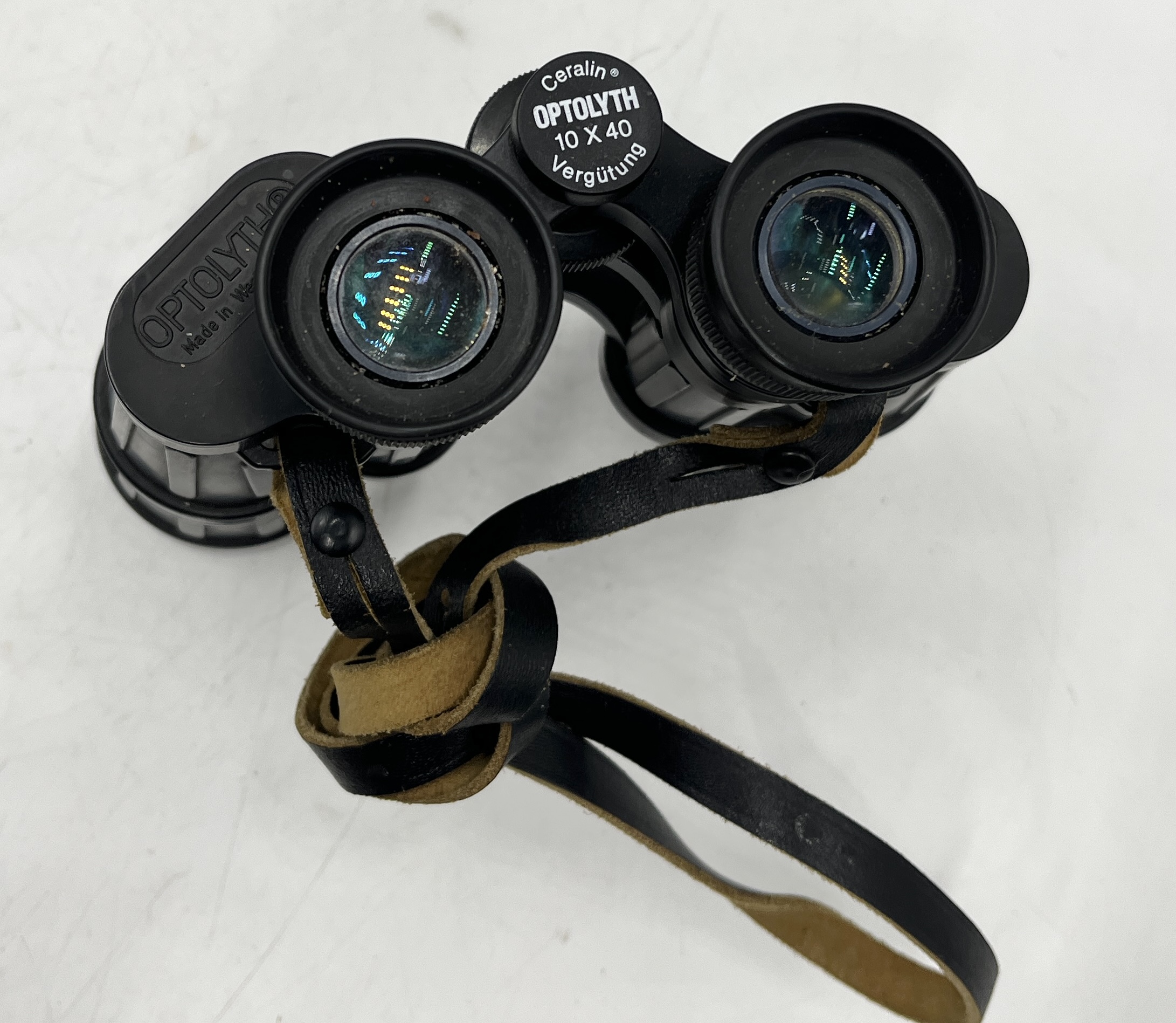 A collection of binoculars including a pair of West German Optolyth Alpin 10 x40 binoculars - Image 2 of 5