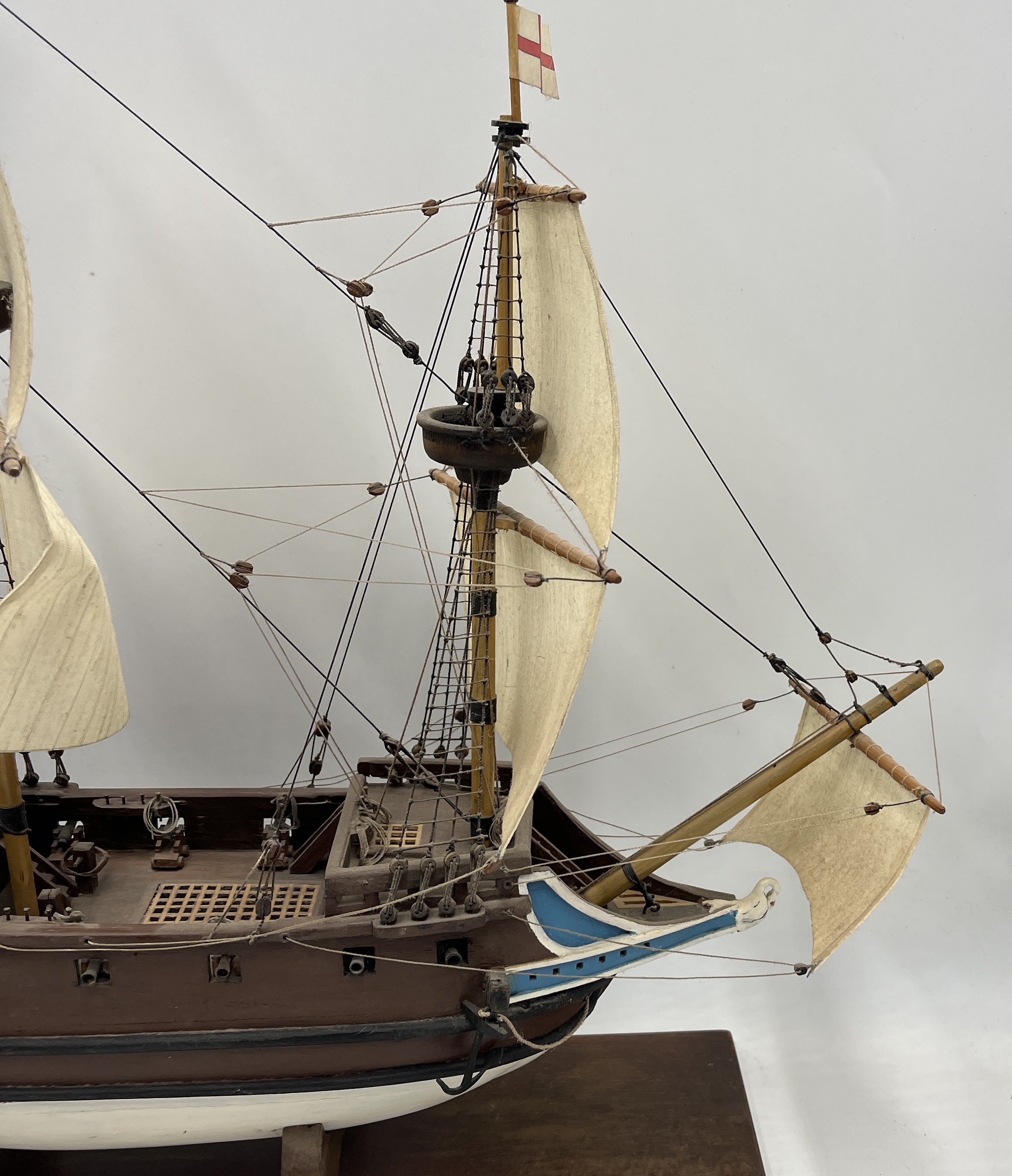 A collection of five model ships and boats - Image 8 of 15