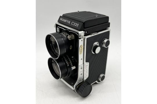 A Mamiya C220 Professional TLR Camera with an additional 80mm lens - Image 2 of 6