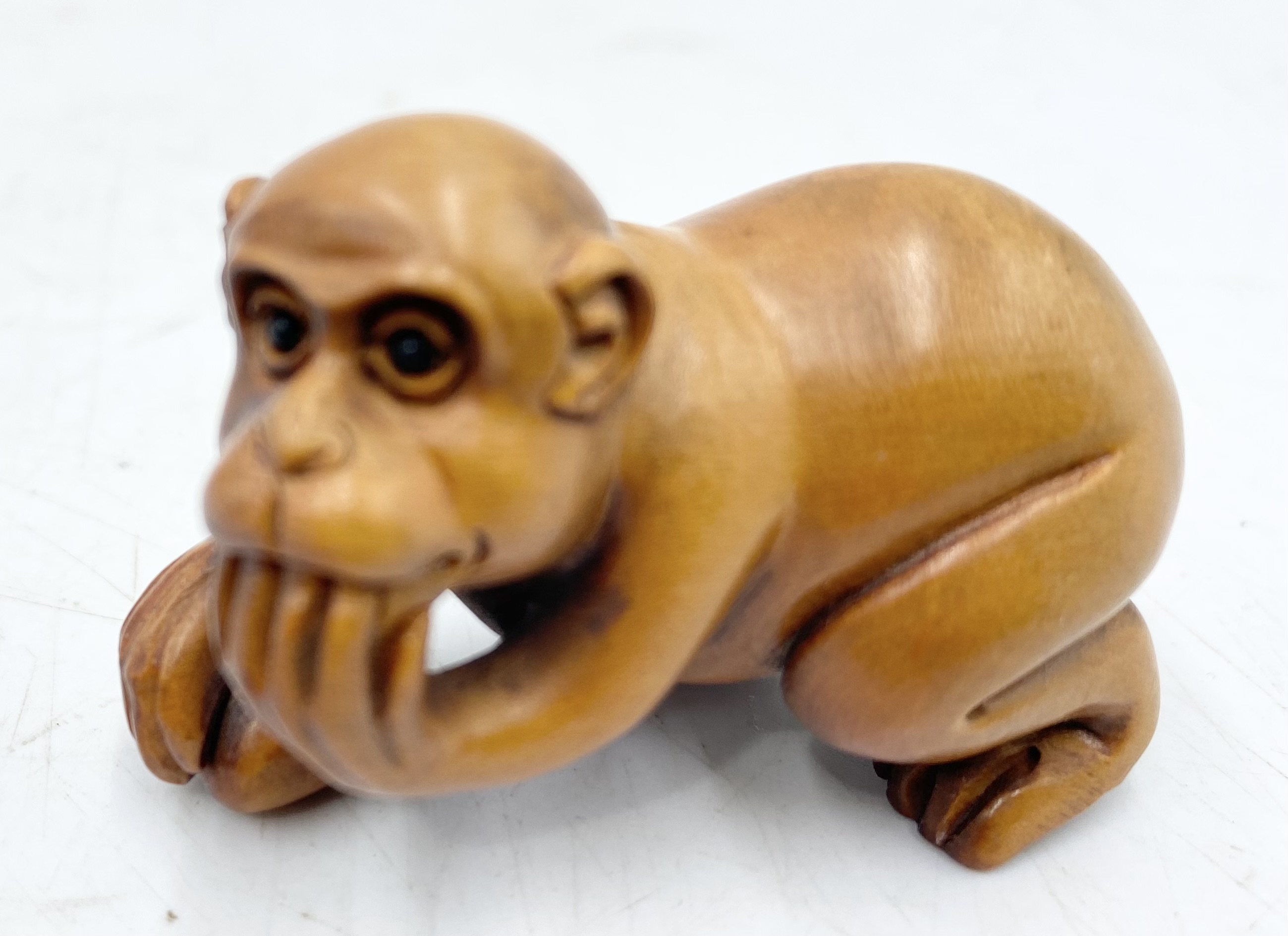 A collection of wooden netsukes of monkeys and rats (one unsigned) - Image 7 of 15