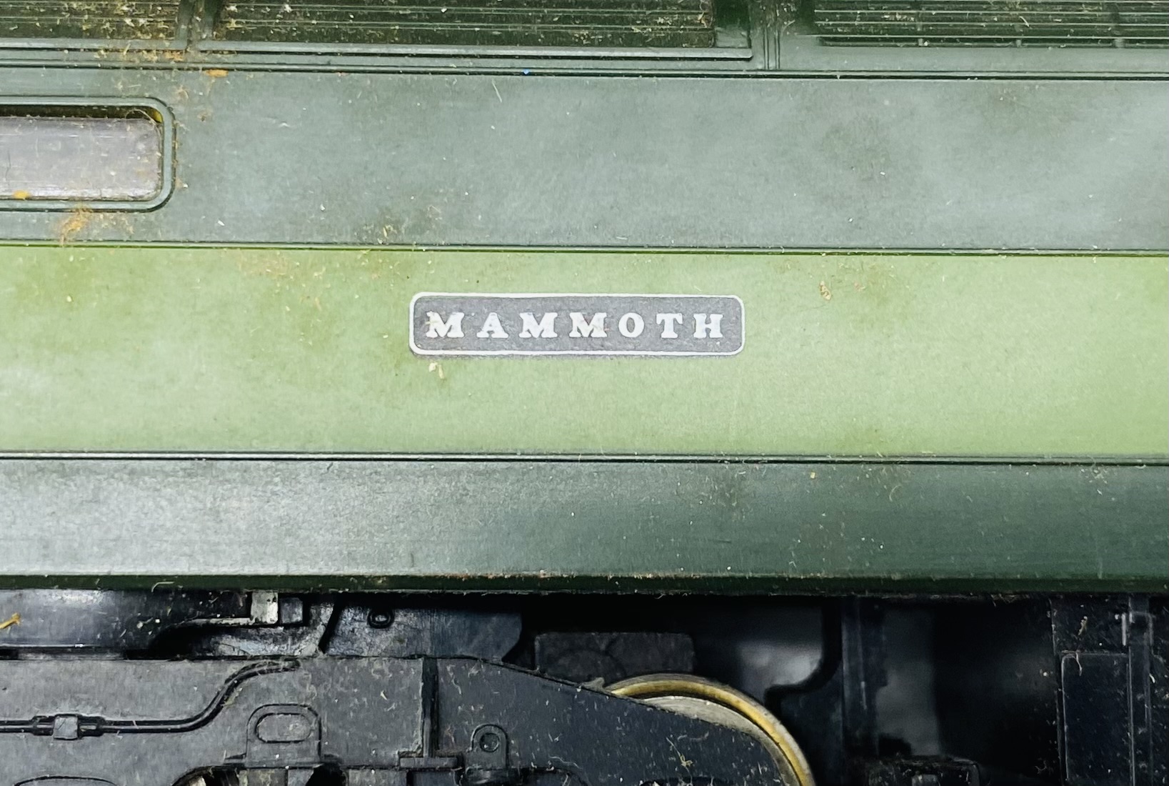 A boxed Hornby Railways OO gauge BR Class 47 "Mammoth" diesel locomotive (D1670) in green livery ( - Image 12 of 15