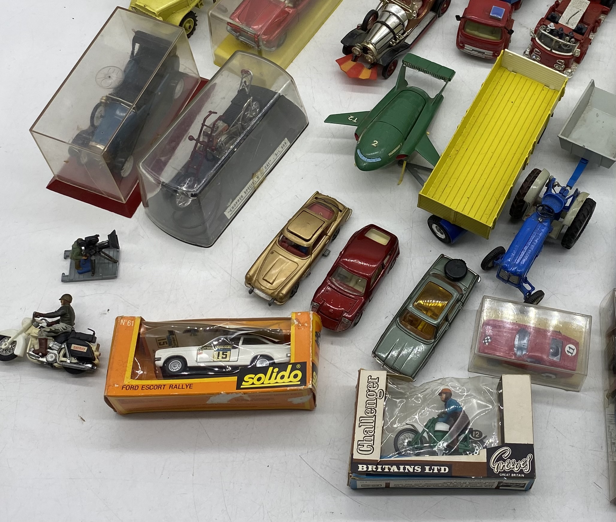 A collection of mainly unboxed die-cast and plastic vehicles including Britains, Dinky Toys - Image 5 of 7