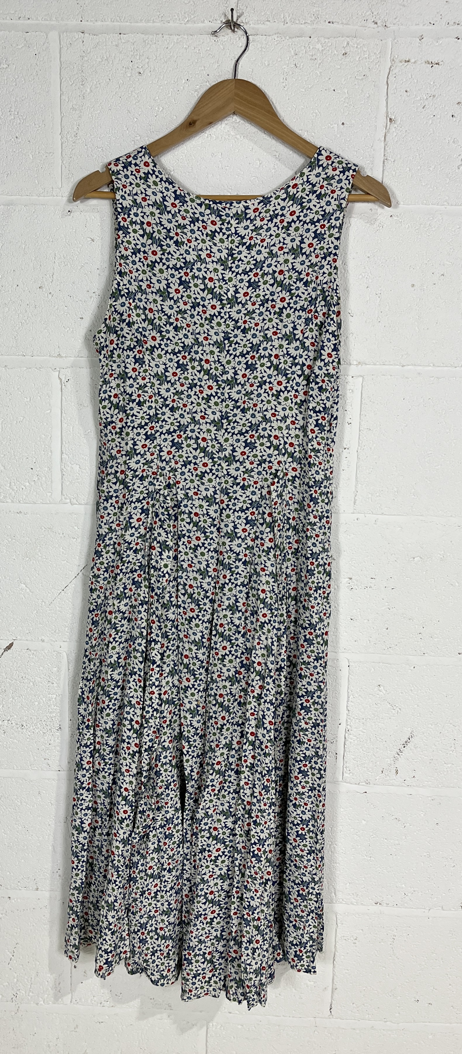 A collection of vintage clothing including Esprit dress, Peggy Lane floral dress, Lucia Twenty Seven - Image 13 of 19