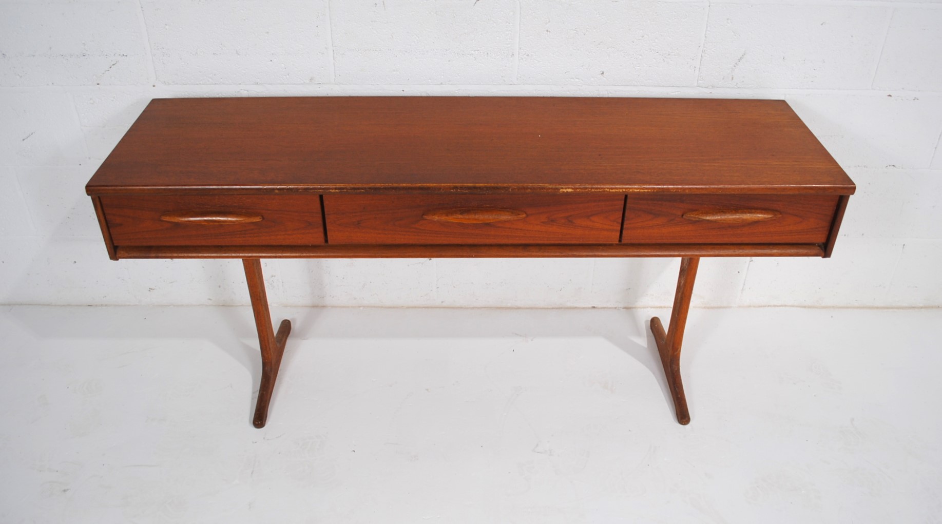 A G Plan 'Fresco' console table by Victor Wilkins, with three drawers - length 154cm, depth 42. - Image 4 of 6