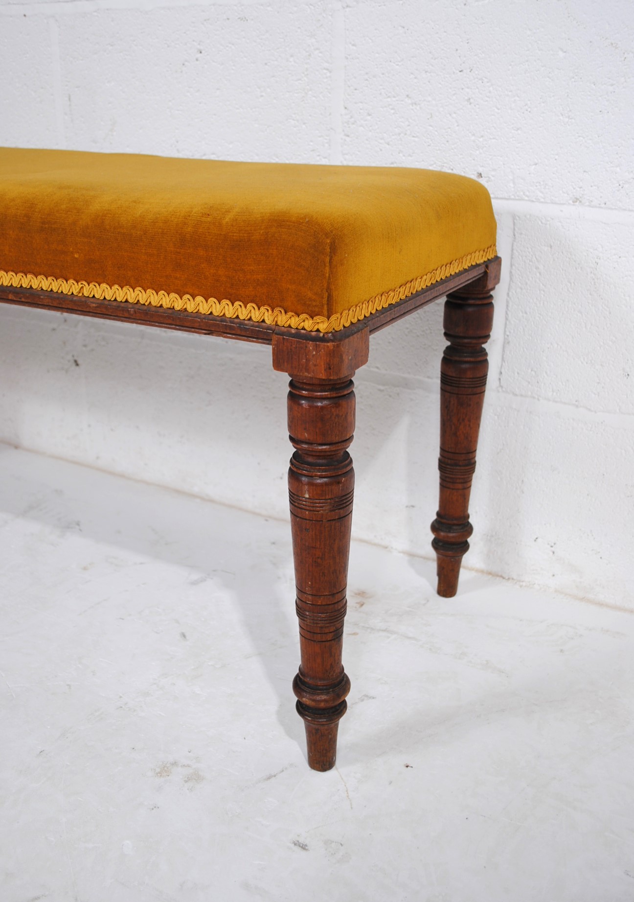 A Victorian upholstered duet stool, raised on turned mahogany legs - length 99cm, height 51cm - Image 5 of 5