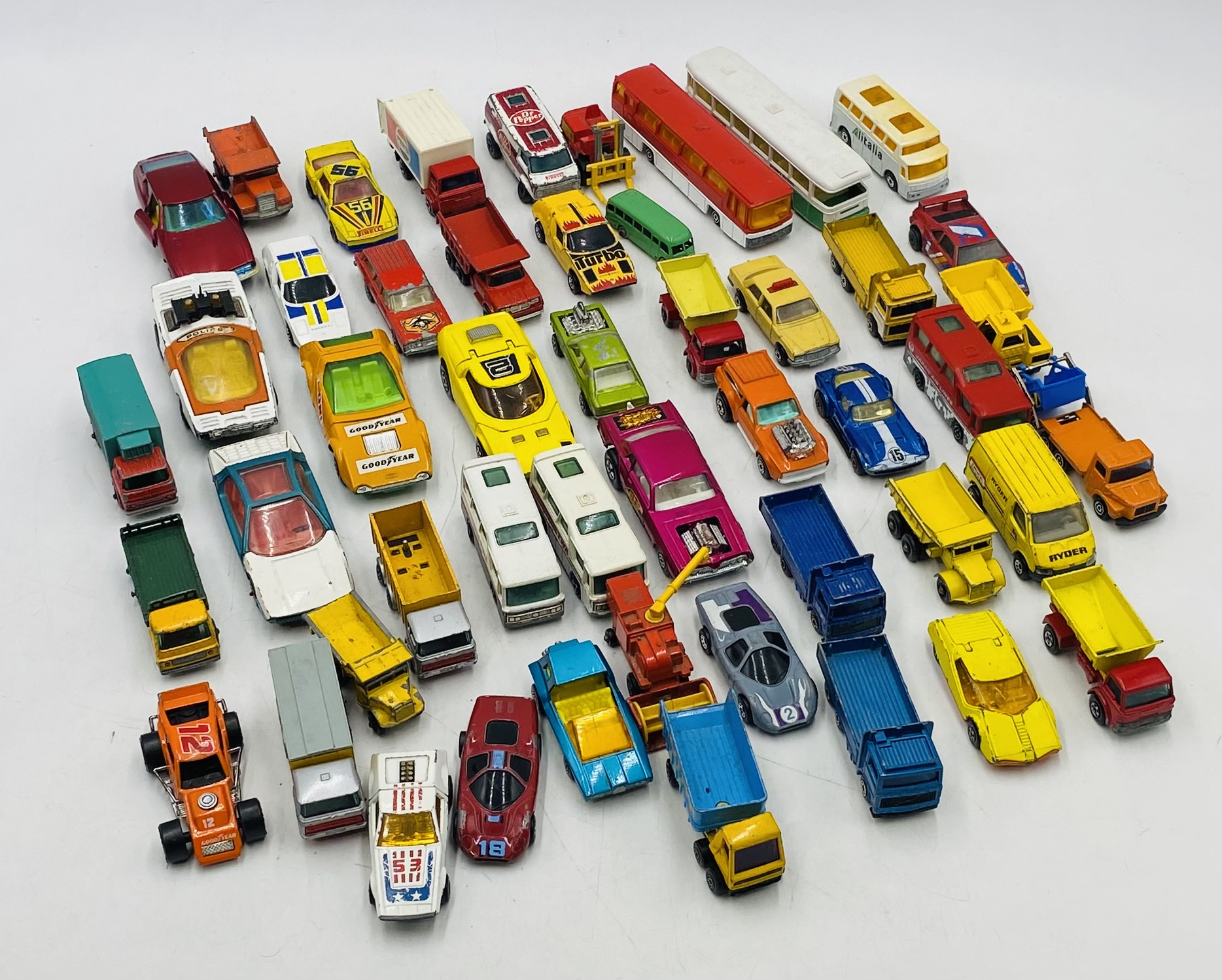 A small collection of play worn die-cast vehicles including Matchbox, Lesney, Speed Kings, Dinky - Image 2 of 5