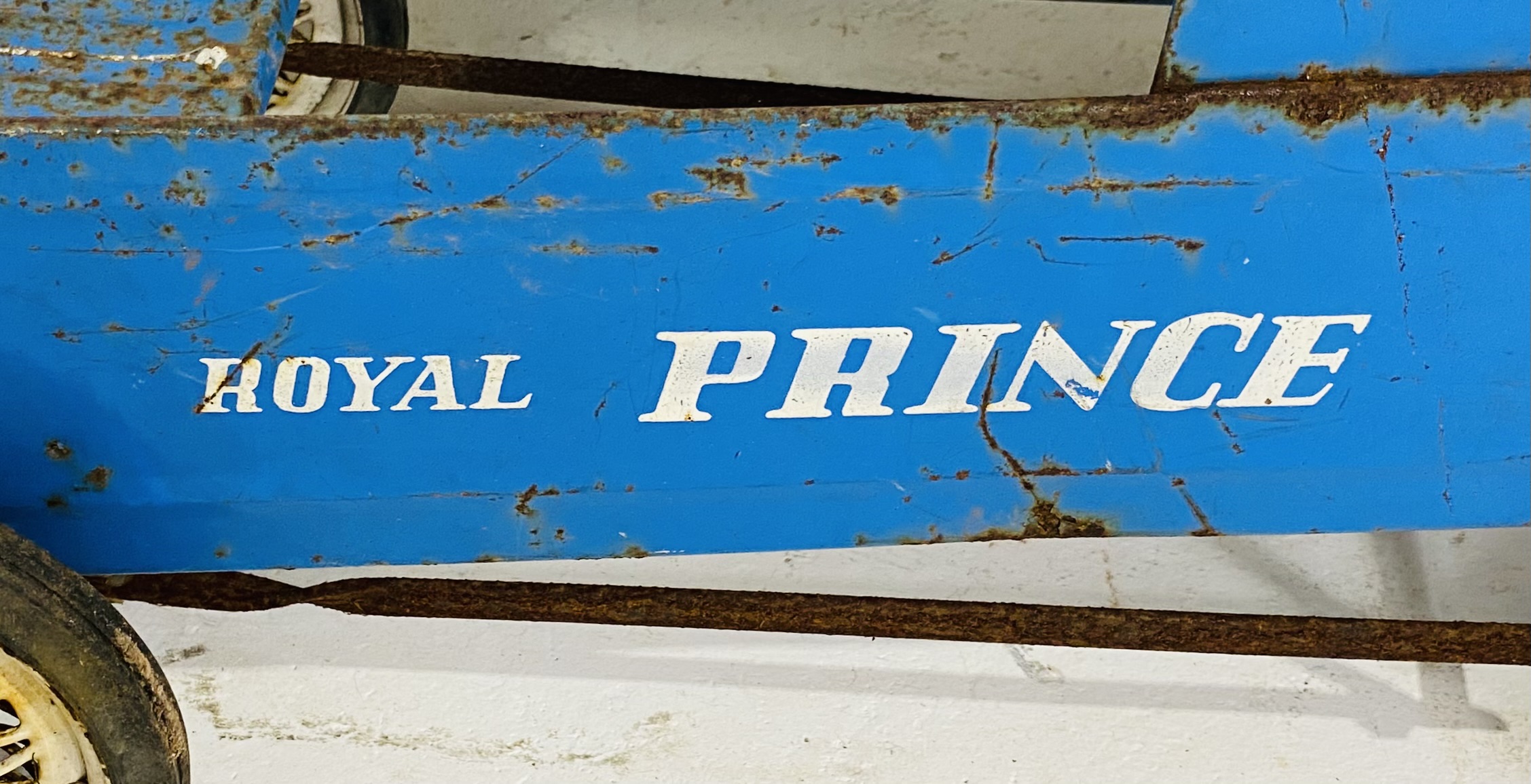 A vintage Tri-ang child's 1960s pedal car in blue, marked 'Royal Prince' to the side - steering - Image 6 of 6