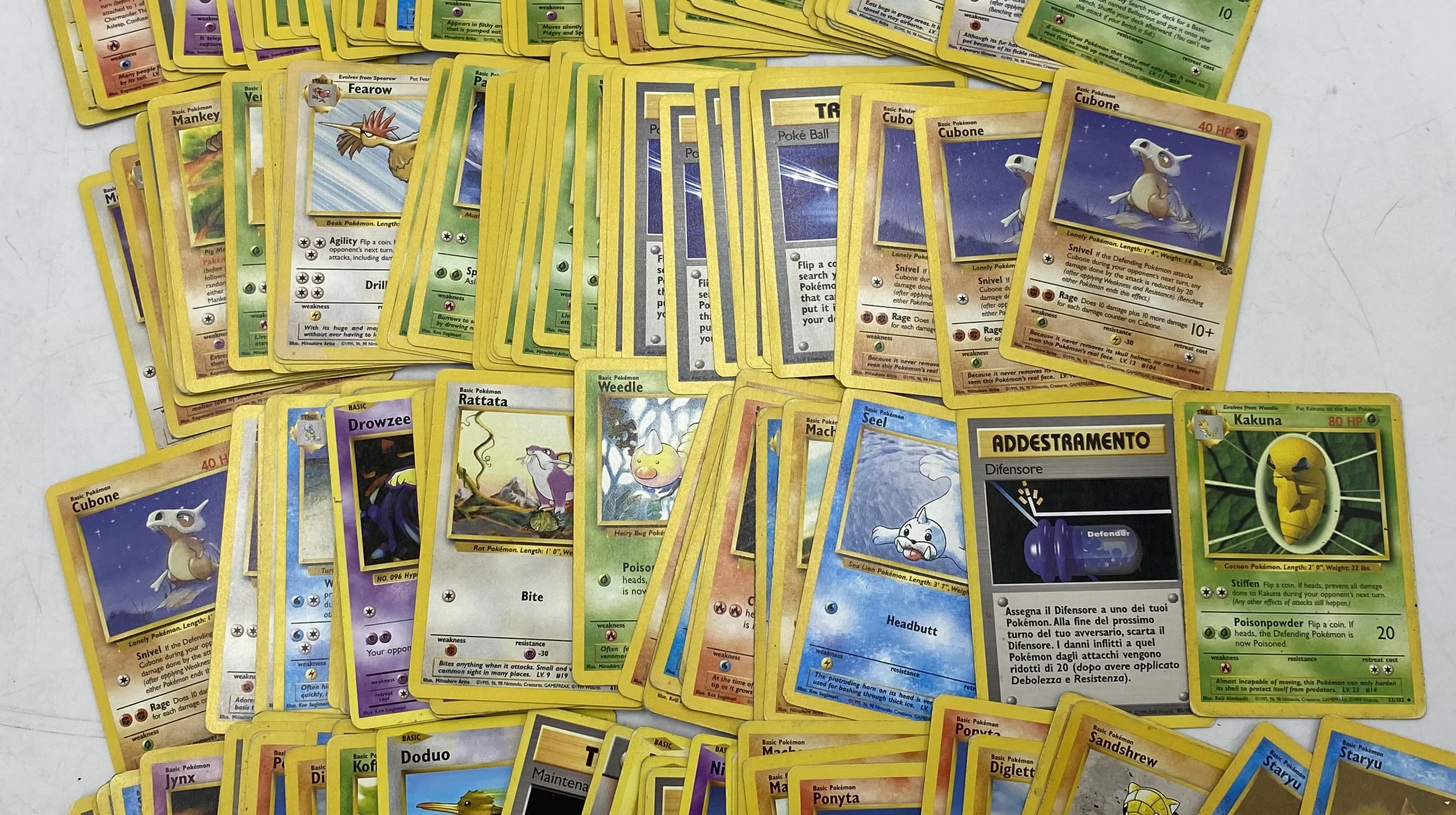 A small collection of vintage Pokemon cards from Base Set, Jungle, Fossil, Team Rocket, Base Set - Bild 3 aus 4