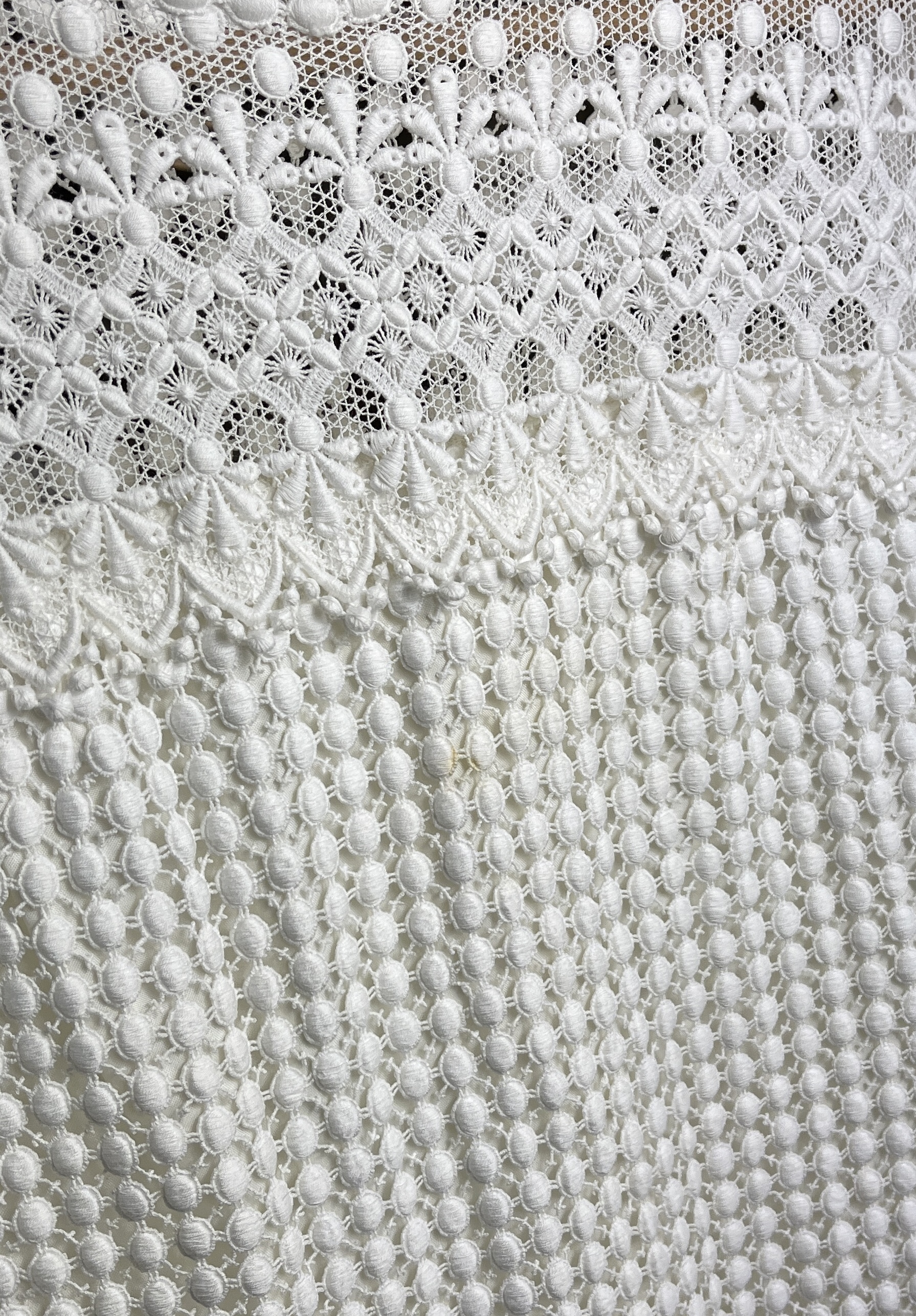 A vintage 1960's Emenson lace/crochet short length wedding dress - Image 4 of 4