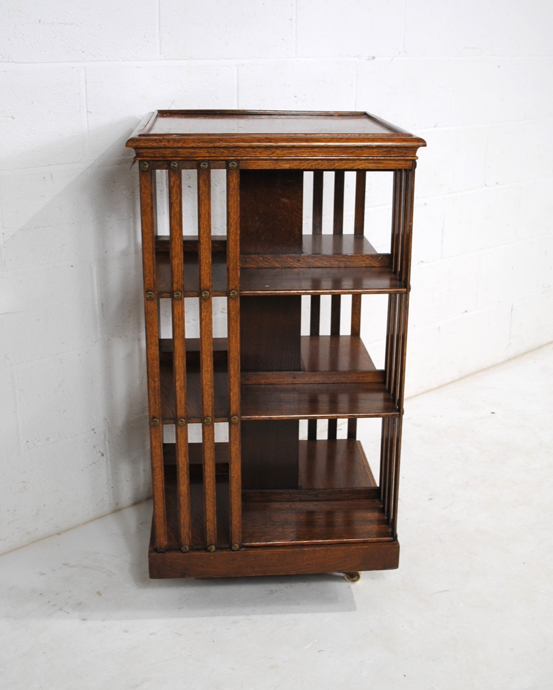An antique oak revolving bookcase - length 56cm, height 104cm - Image 3 of 7