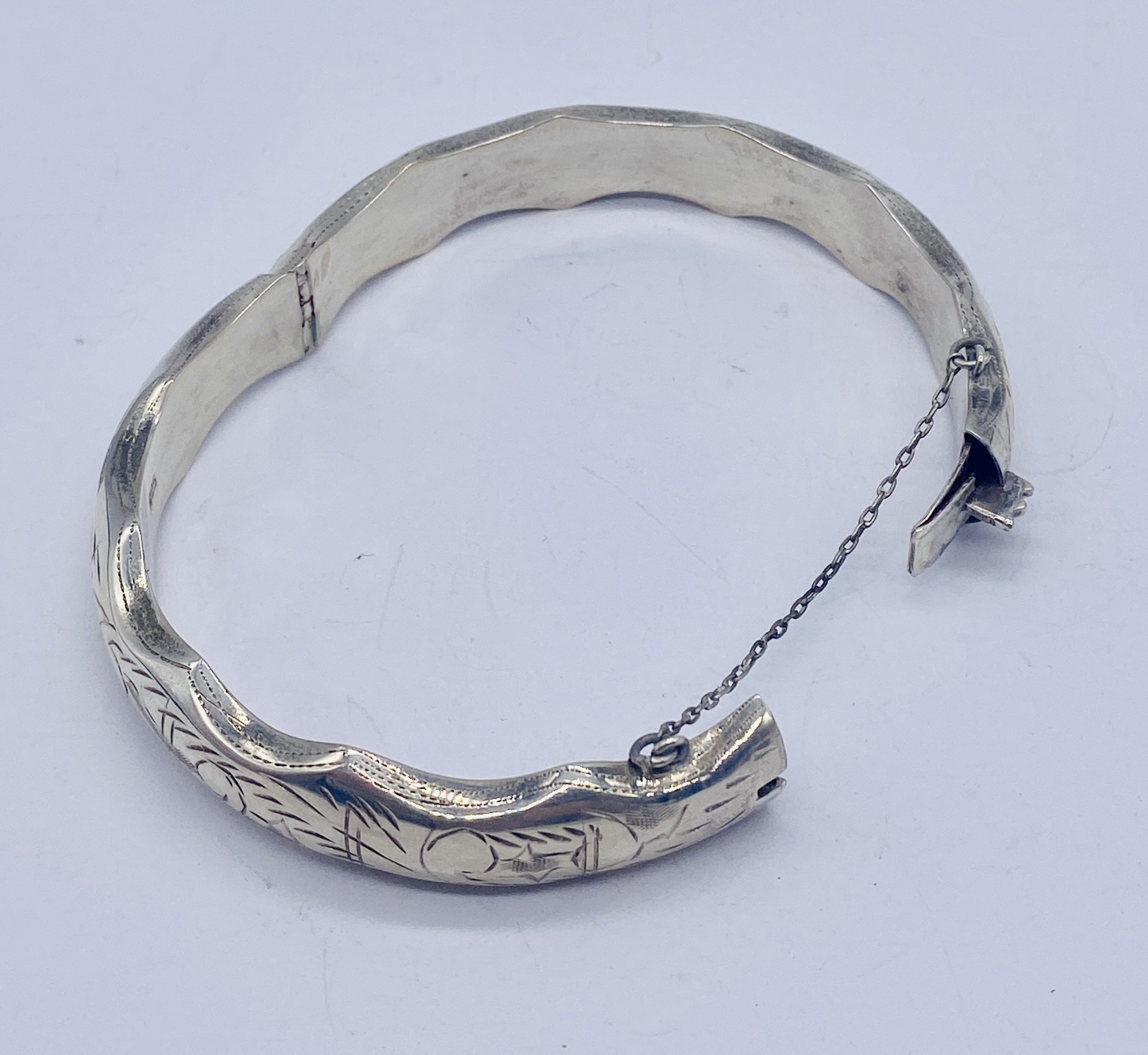 A 925 silver shaped hinged bracelet - Image 3 of 3