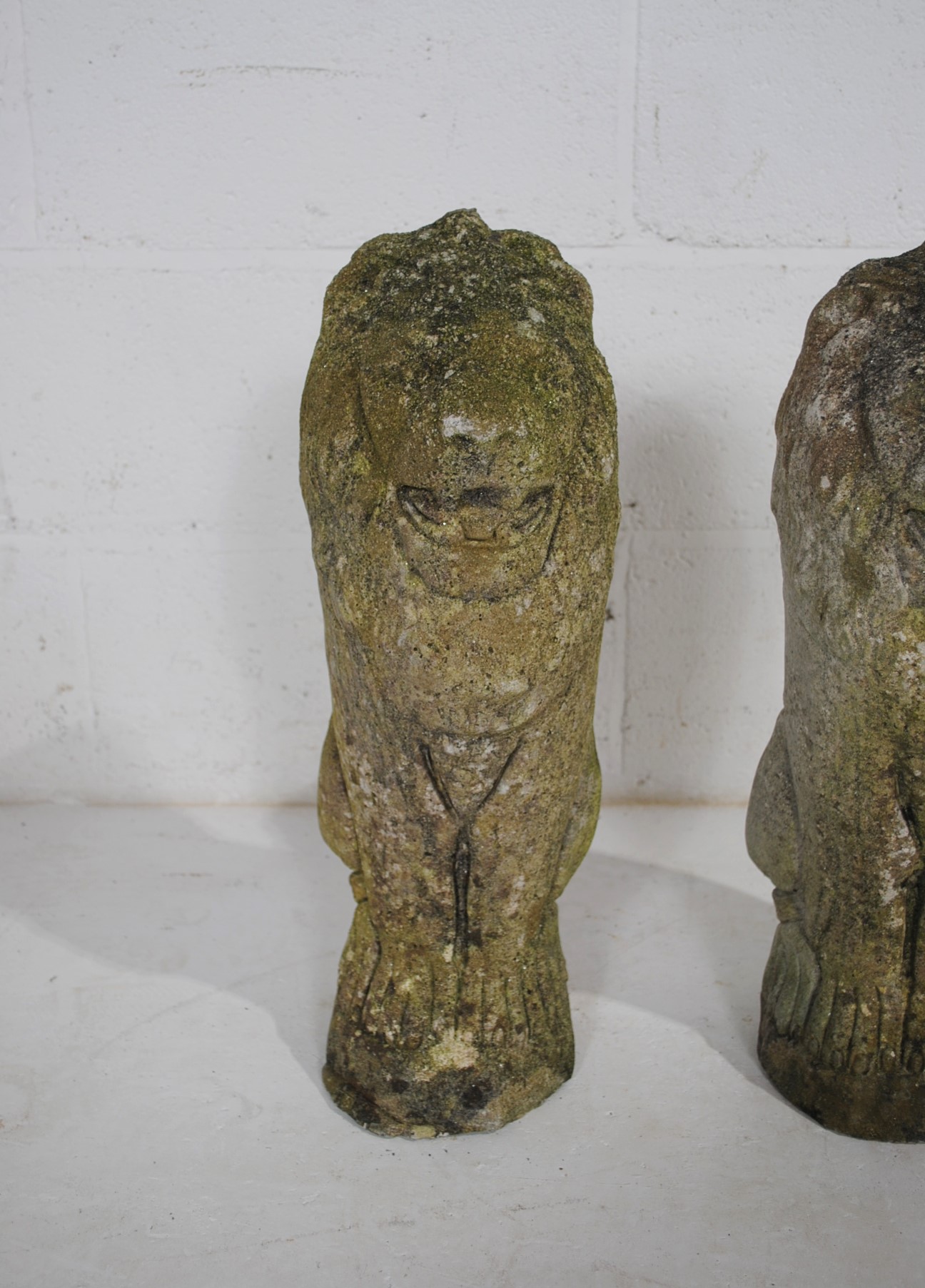 A pair of reconstituted stone lions - Image 4 of 6