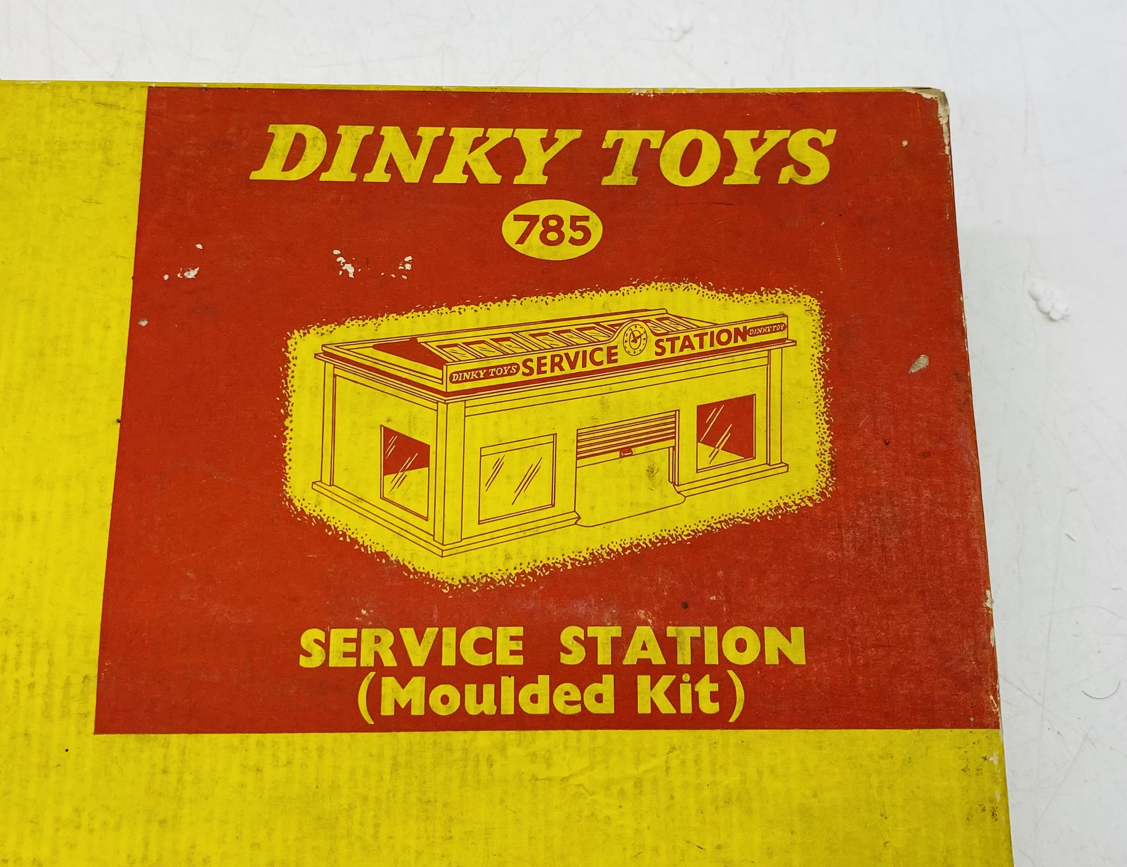 A vintage boxed Dinky Toys "Service Station" (785) - Image 7 of 7