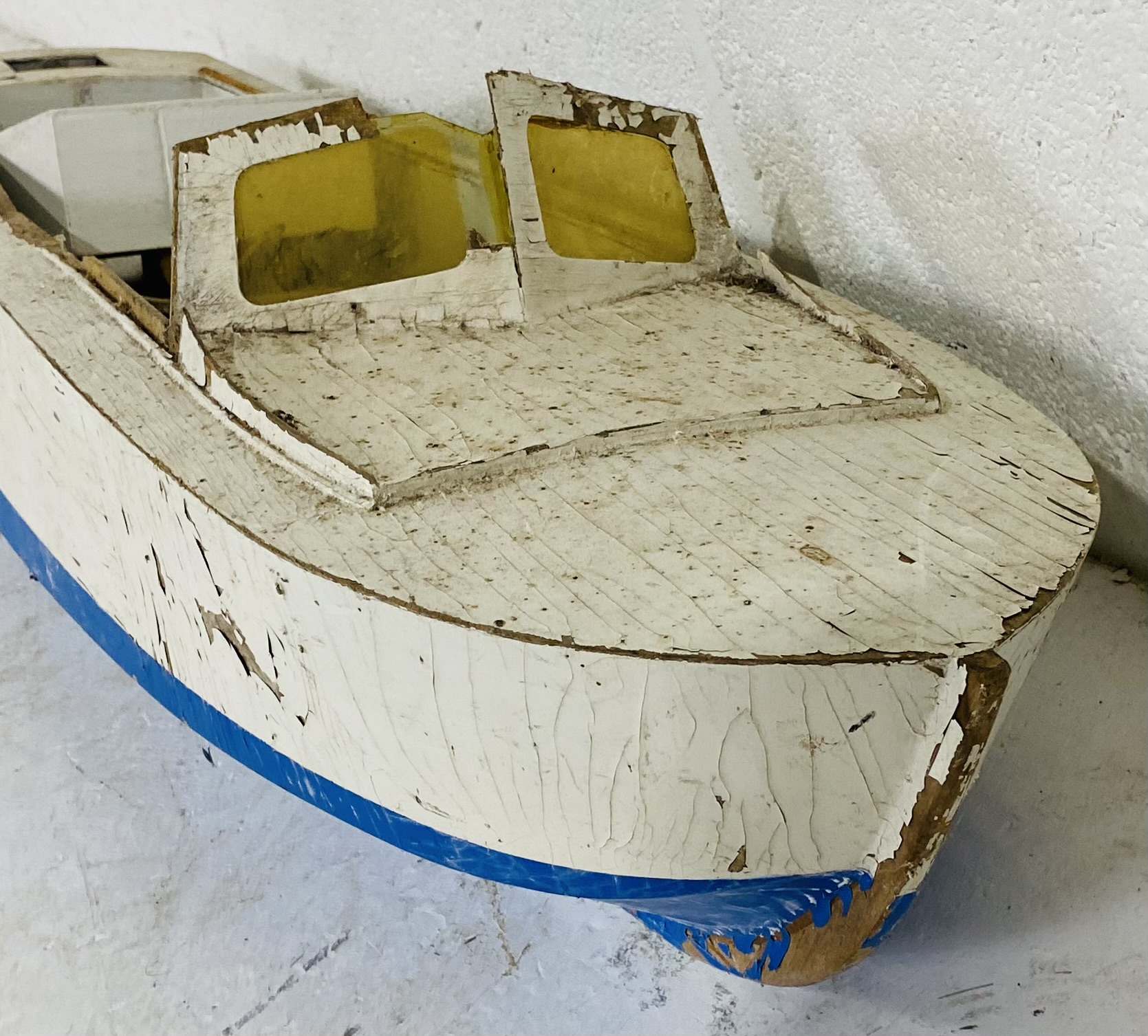 A motorised model of a speed boat - A/F - overall length 93cm - Image 4 of 6