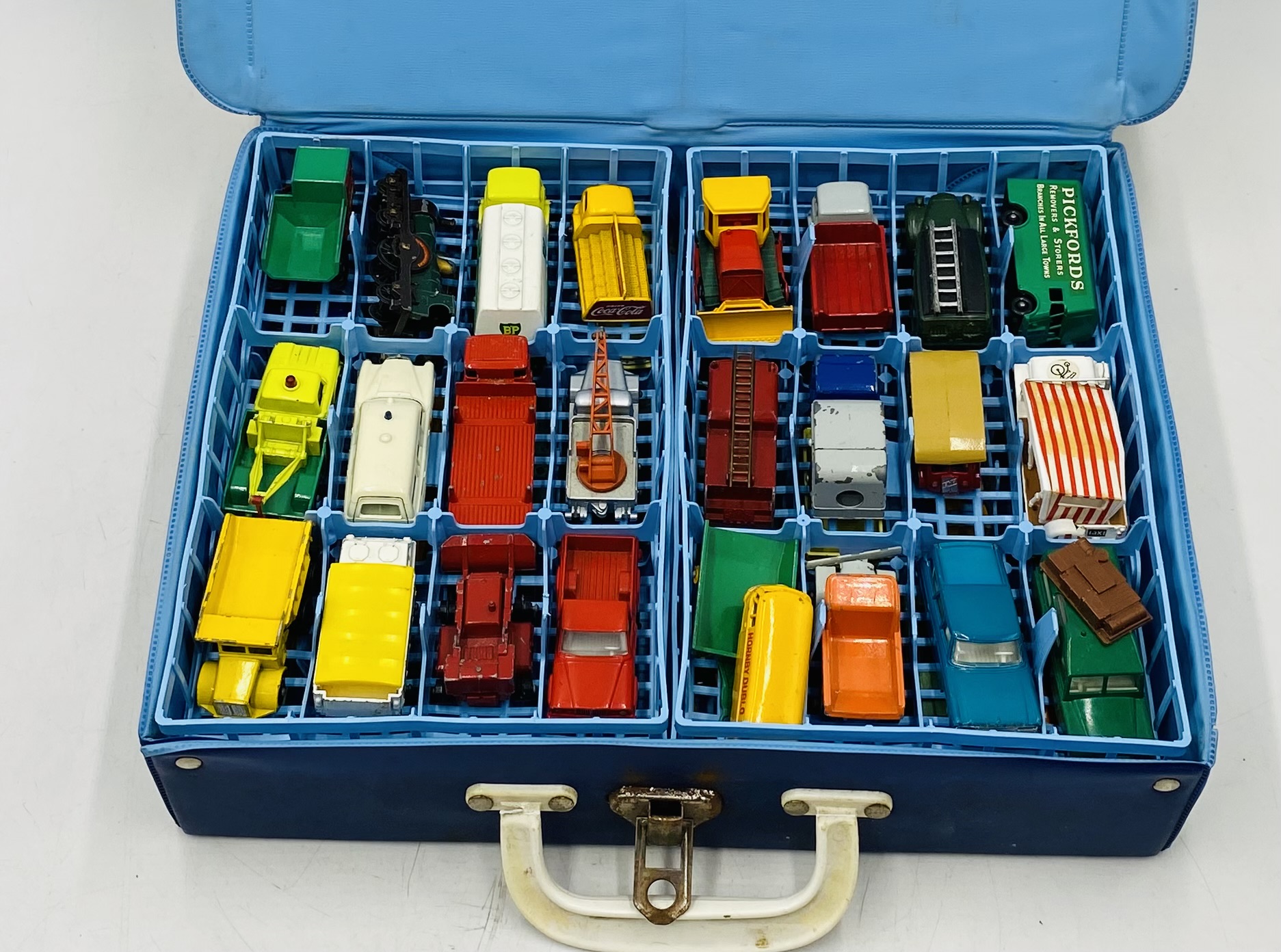 A Matchbox Series Collector's Case (No 41), full with die-cast vehicles - handle to carry case A/F - Image 3 of 6