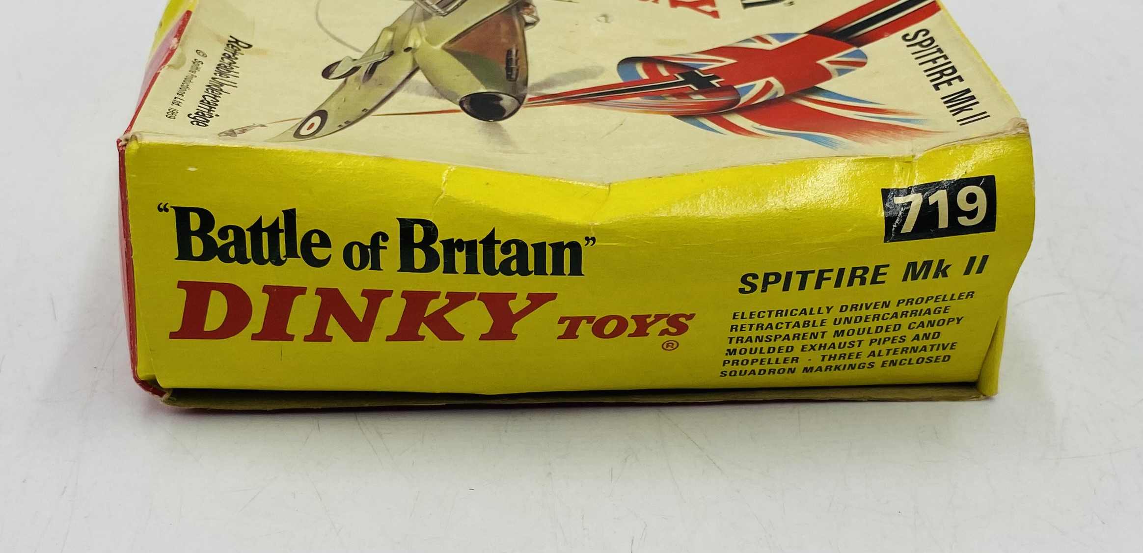 A vintage boxed Dinky Toys "Battle of Britain" Spitfire Mk II die-cast model (No 719) - Image 6 of 7