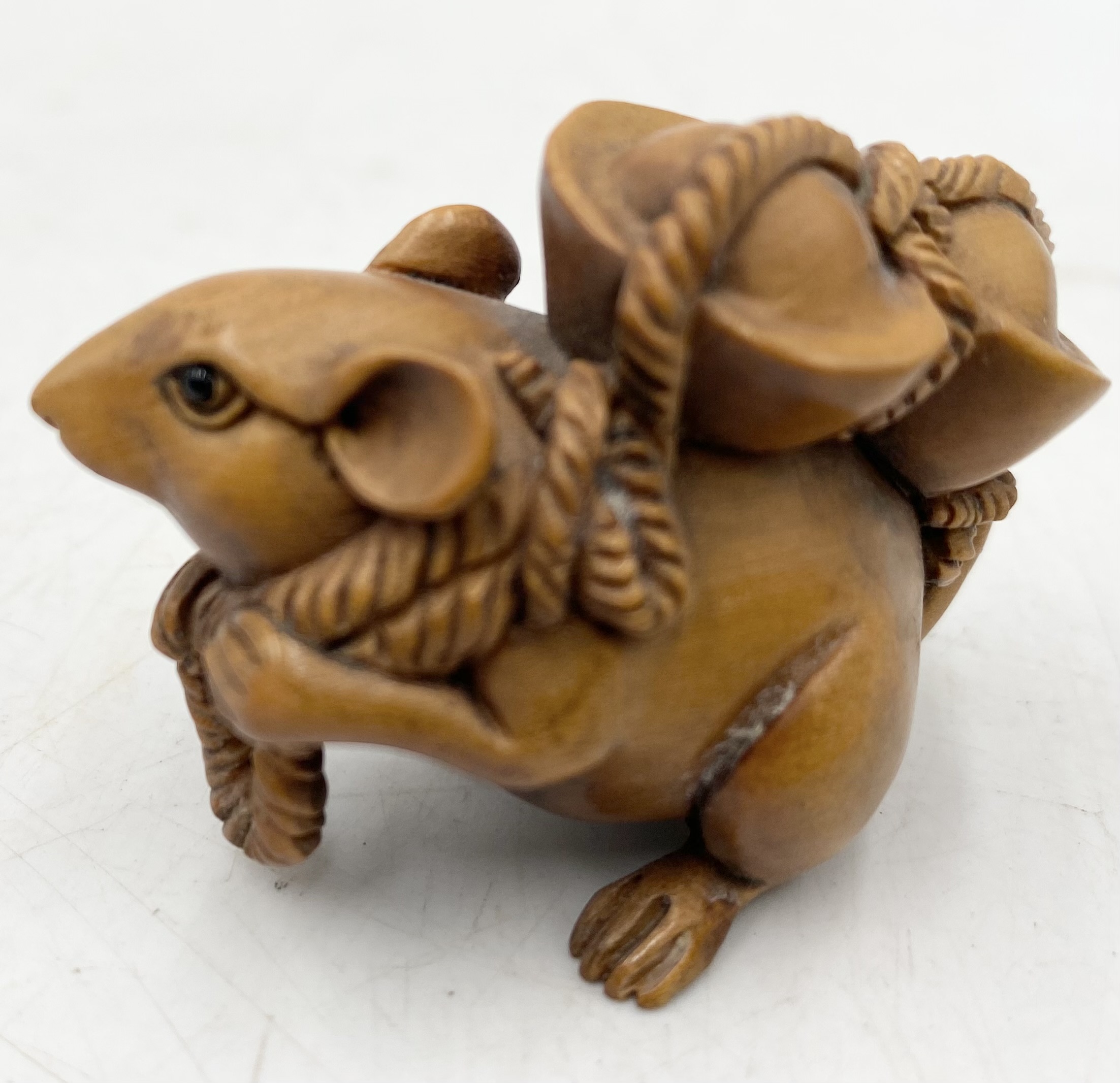 A collection of wooden netsukes of monkeys and rats (one unsigned) - Image 13 of 15