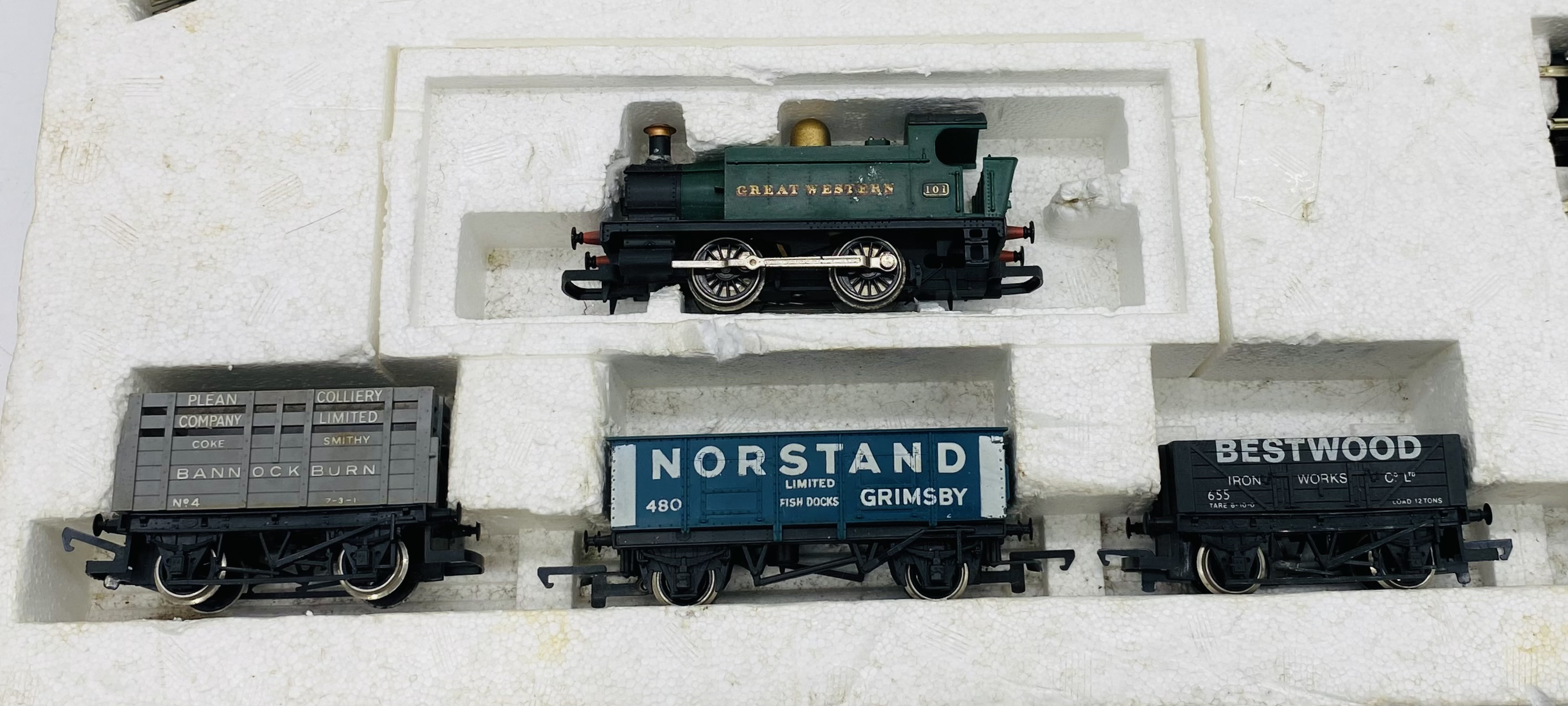 A collection of model railway OO gauge rolling stock, carriages, track and single locomotive. - Image 6 of 7