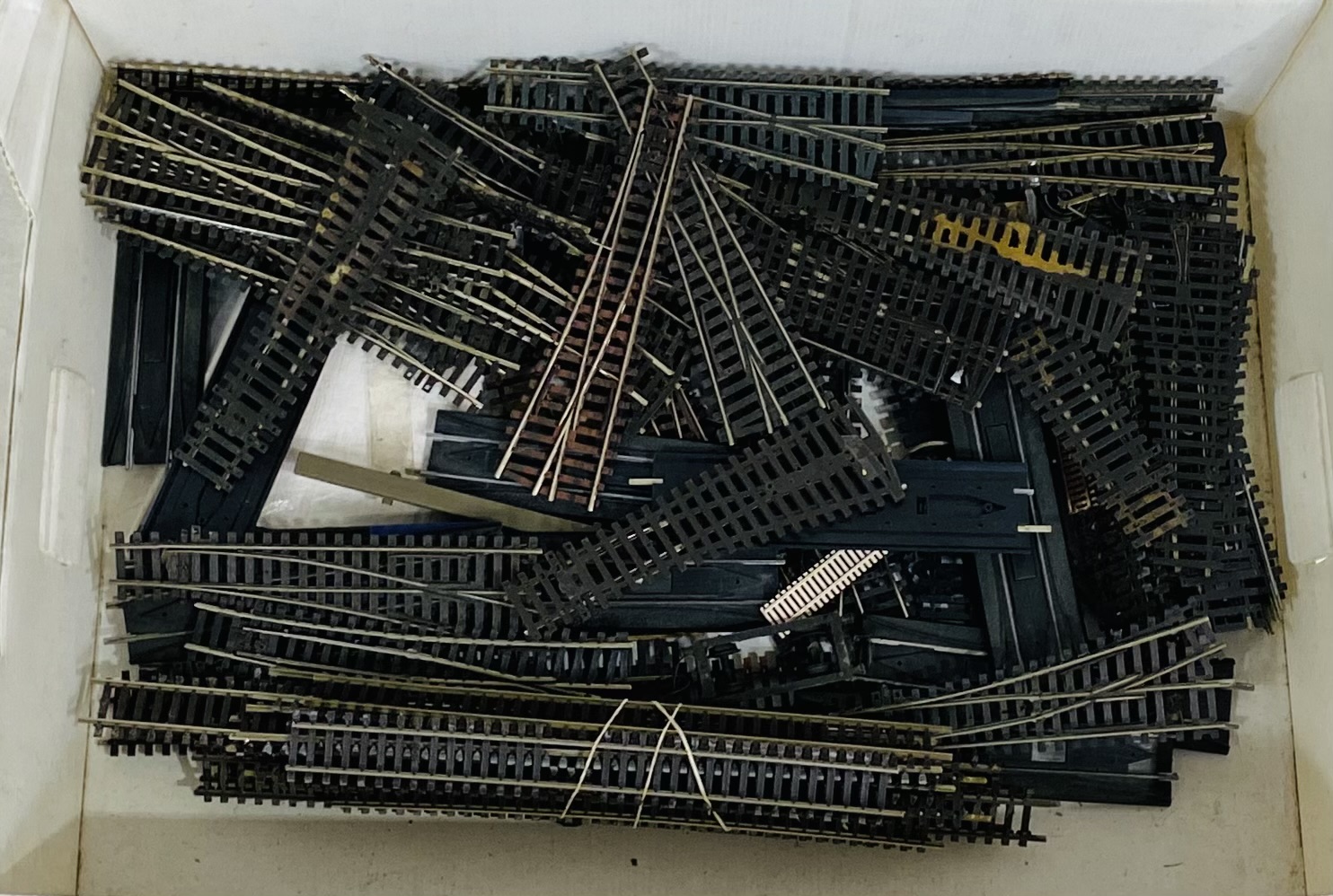 A collection of model railway OO gauge accessories including footbridge kits, tunnels, platforms, - Image 3 of 3