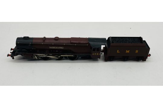 Three unboxed Hornby Dublo OO gauge 3-rail steam locomotive with tenders including a 4-6-2 LNER "Sir - Image 5 of 10