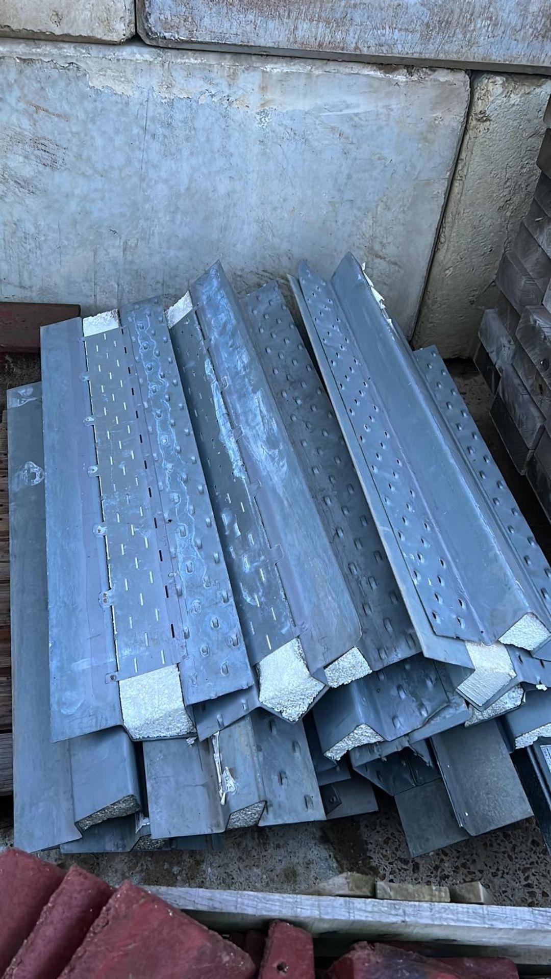 Steel lintels s/k90-1050 10 lintels - Image 2 of 6