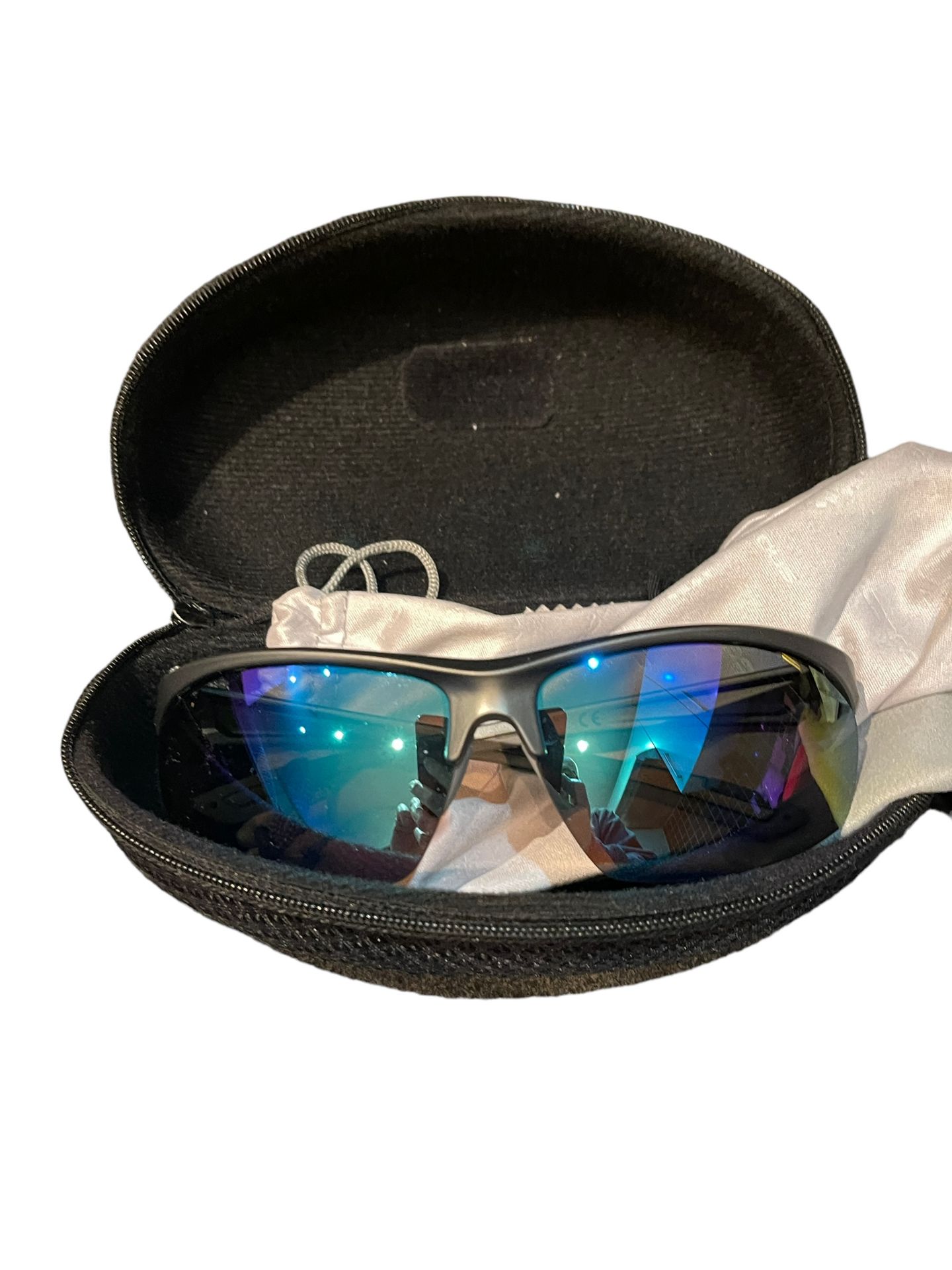 Snowledge Sunglasses' new end-of-line stock from private charter Blue - Image 4 of 7