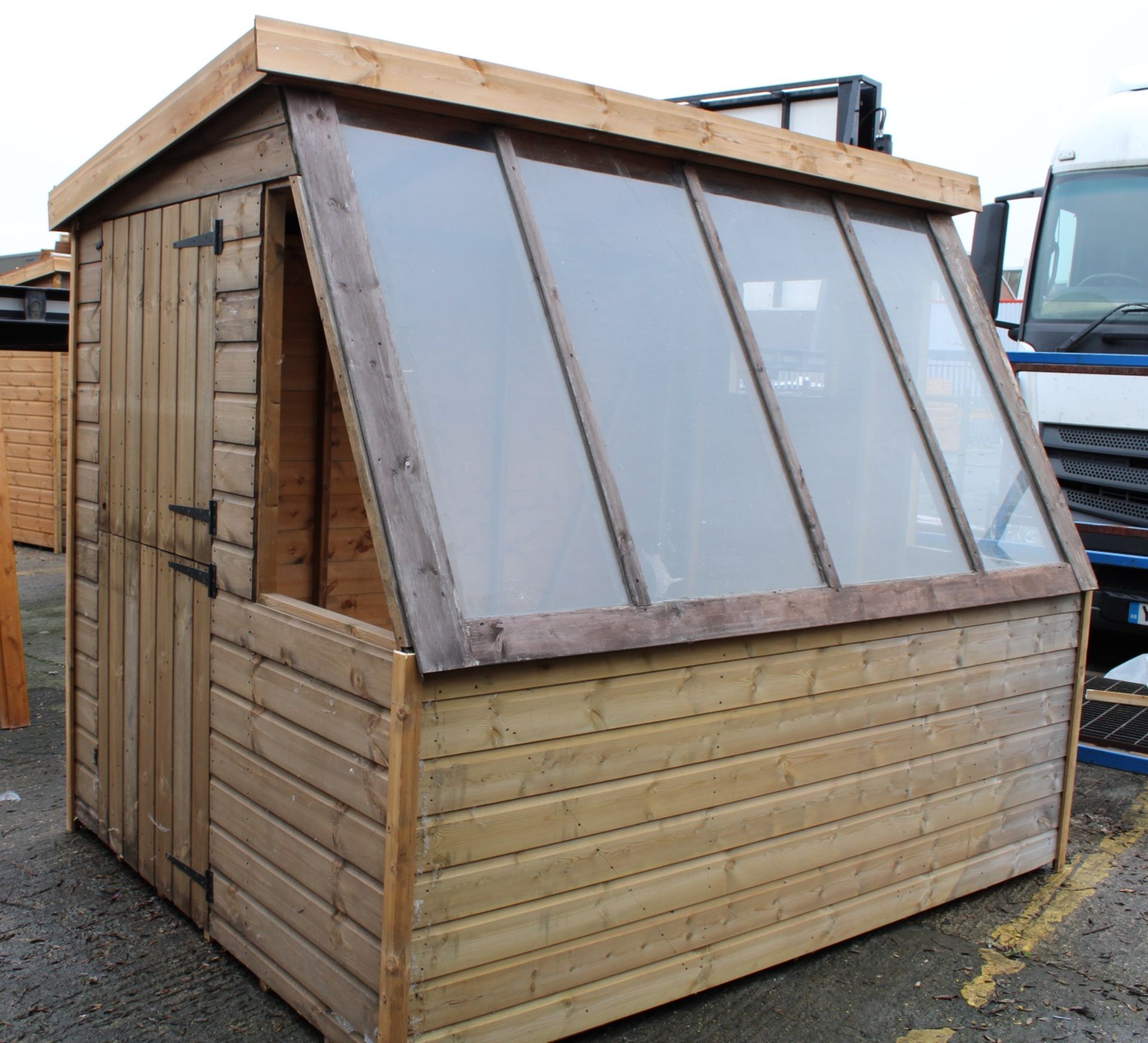 8x6 Exdisplay potting shed, Standard 16mm Nominal Cladding RRP£1,500