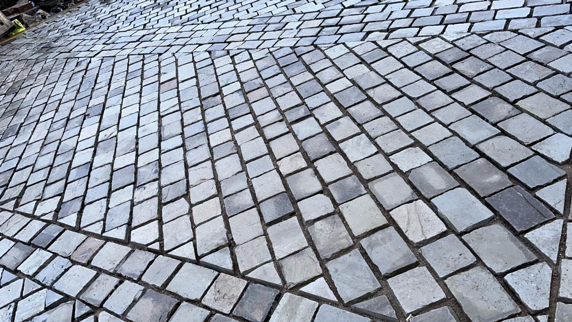 Cobbles 150x150 10sqm per pallet. - Image 2 of 4