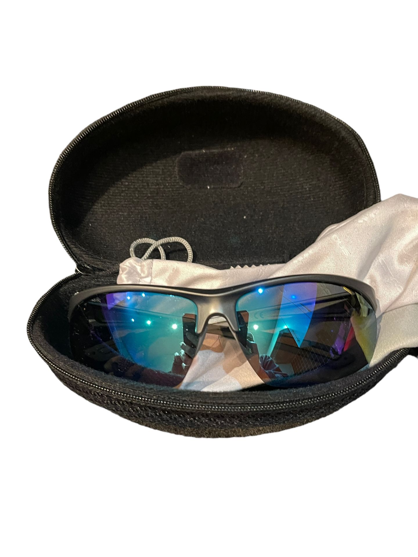 Snowledge Sunglasses' new end-of-line stock from private charter Blue - Image 7 of 9