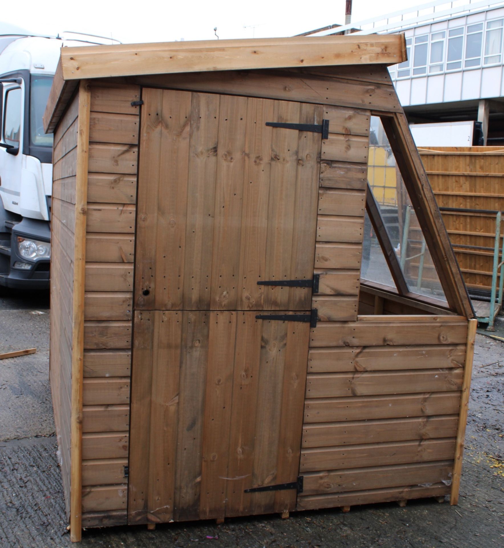 8x6 Exdisplay potting shed, Standard 16mm Nominal Cladding RRP£1,500 - Image 2 of 5