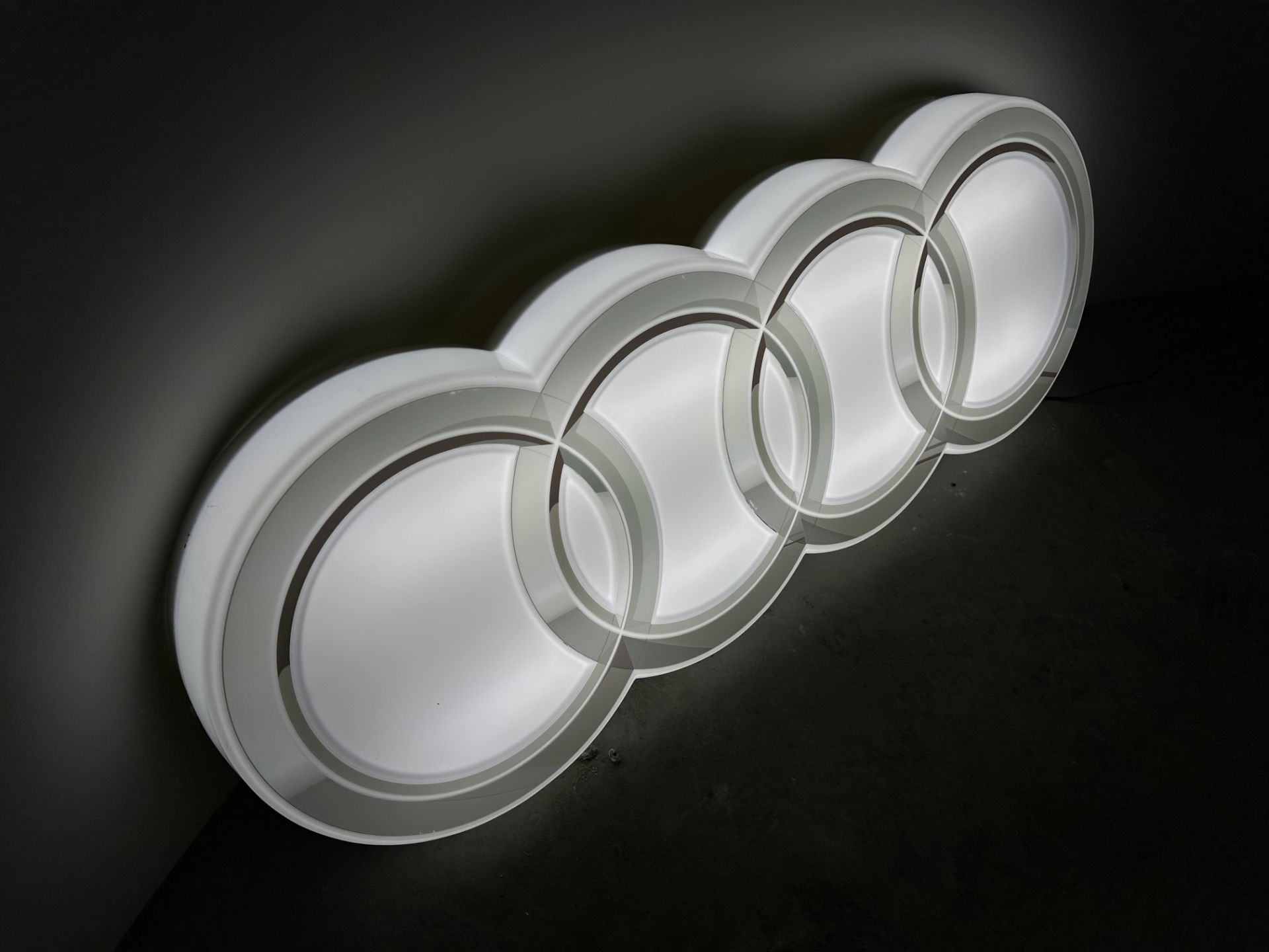 AUDI – RINGS illuminated NEW - Image 10 of 12