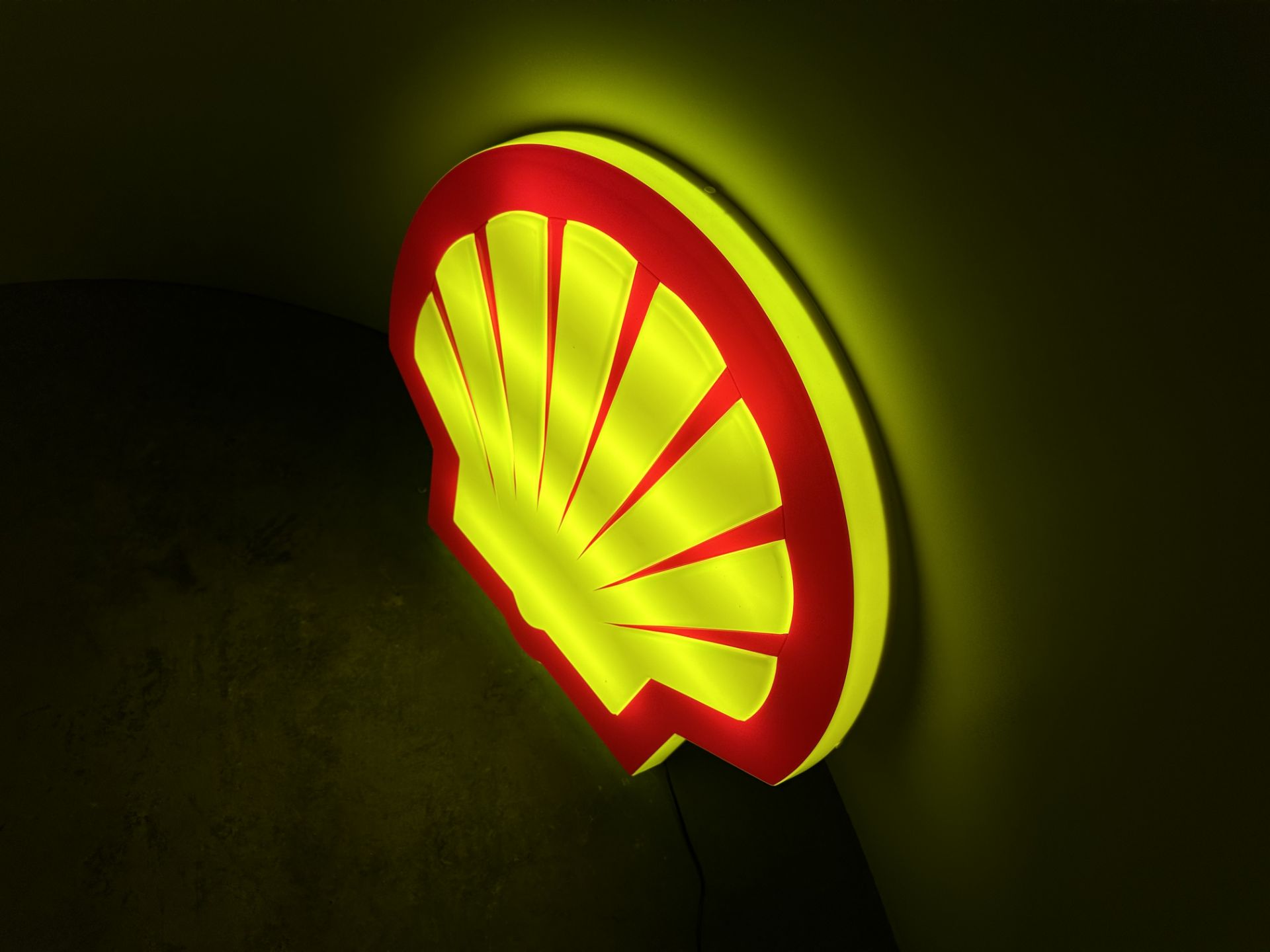 Shell illumination sign works in any country - Image 3 of 5