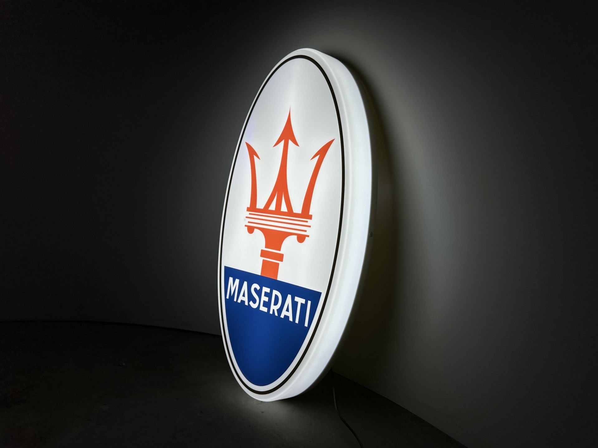 MASERATI ILLUMINATED SIGN LED - Image 2 of 7