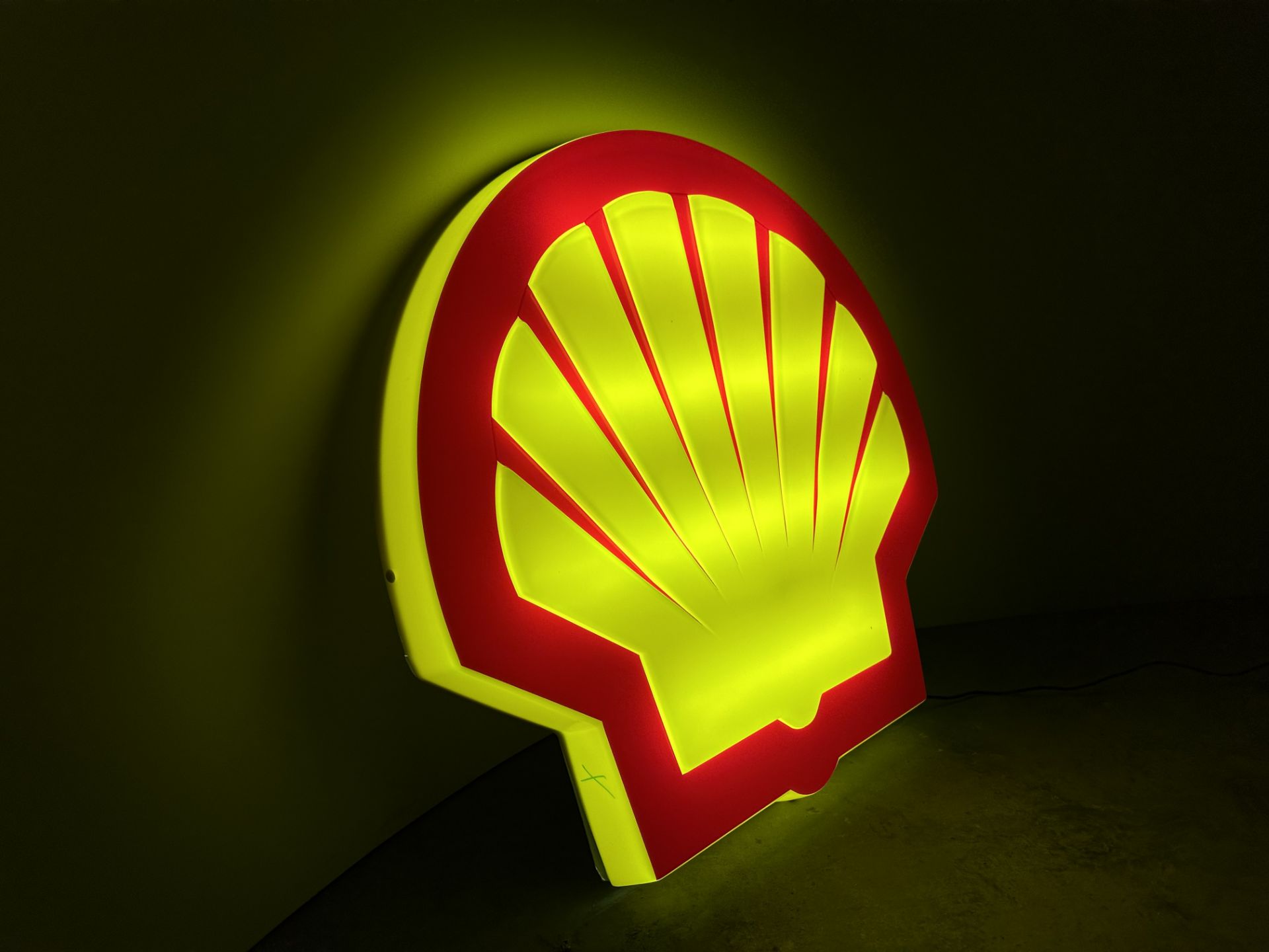 Shell illumination sign works in any country - Image 2 of 5