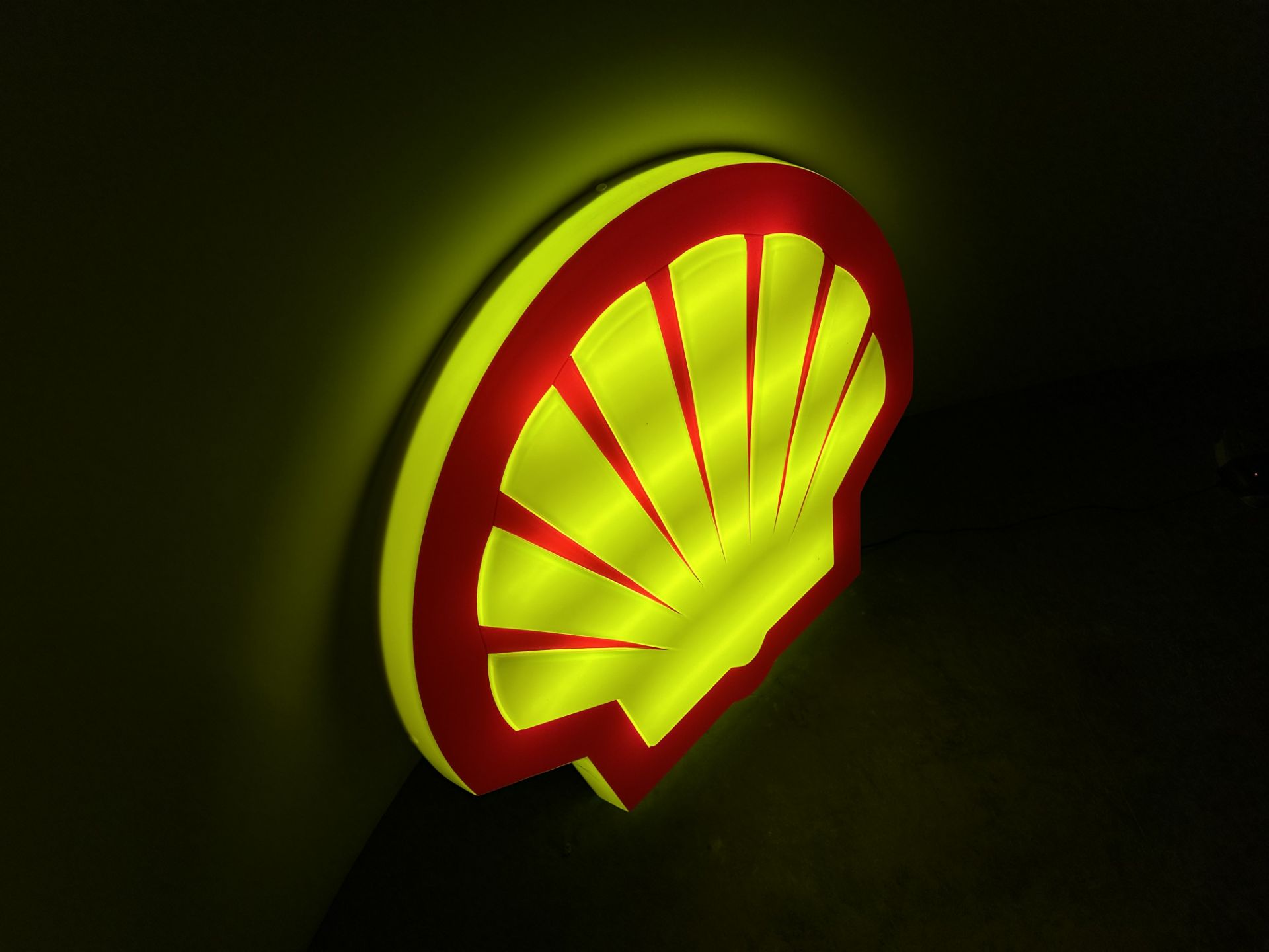 Shell illumination sign works in any country - Image 4 of 5