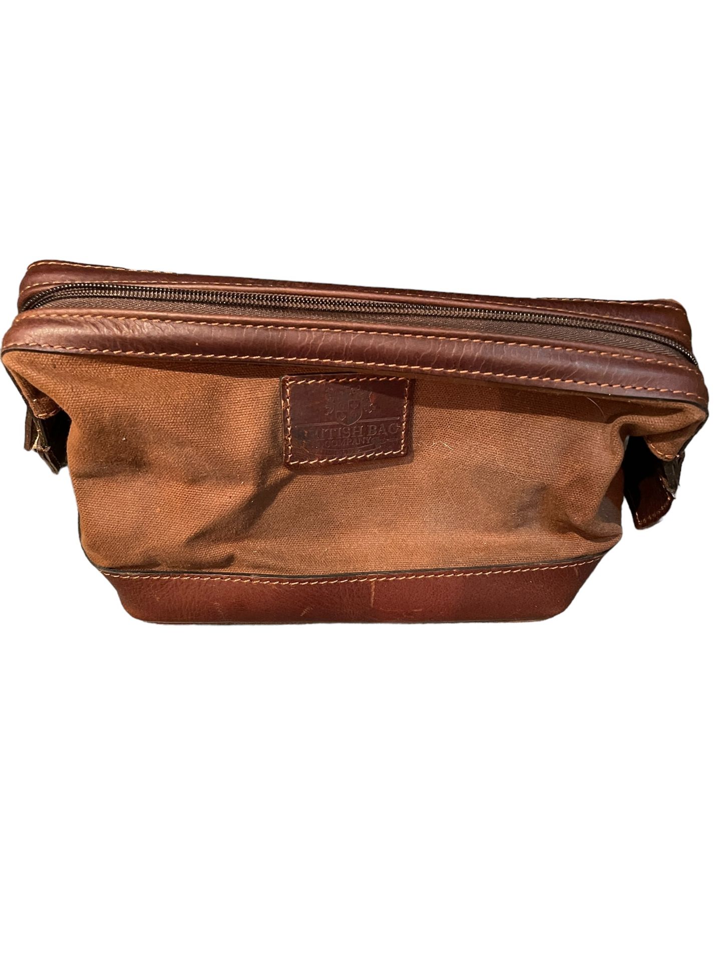 British wash men's toilet bag new x stock from a private jet charter.