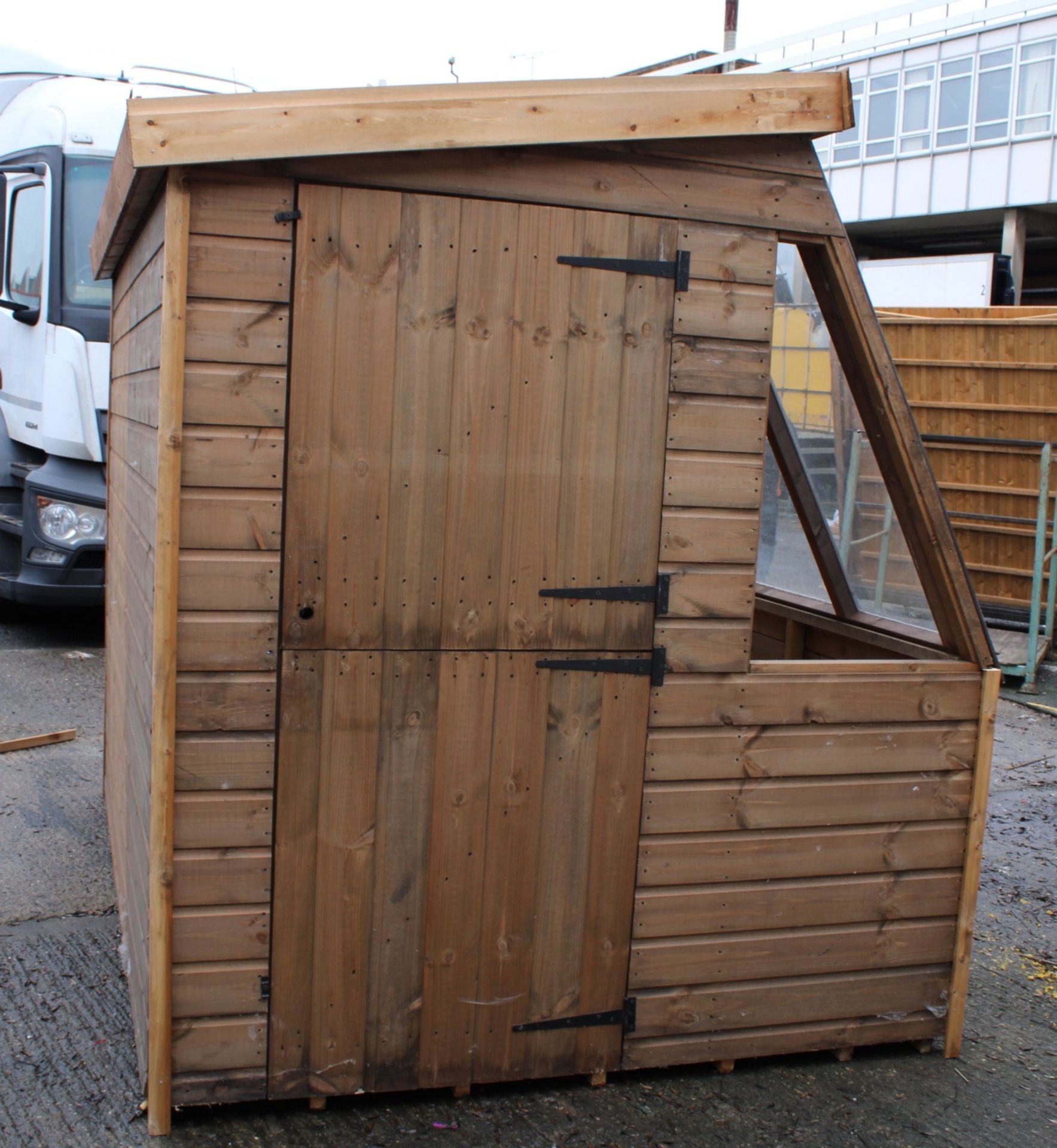 8x6 Exdisplay potting shed, Standard 16mm Nominal Cladding RRP£1,500 - Image 2 of 6