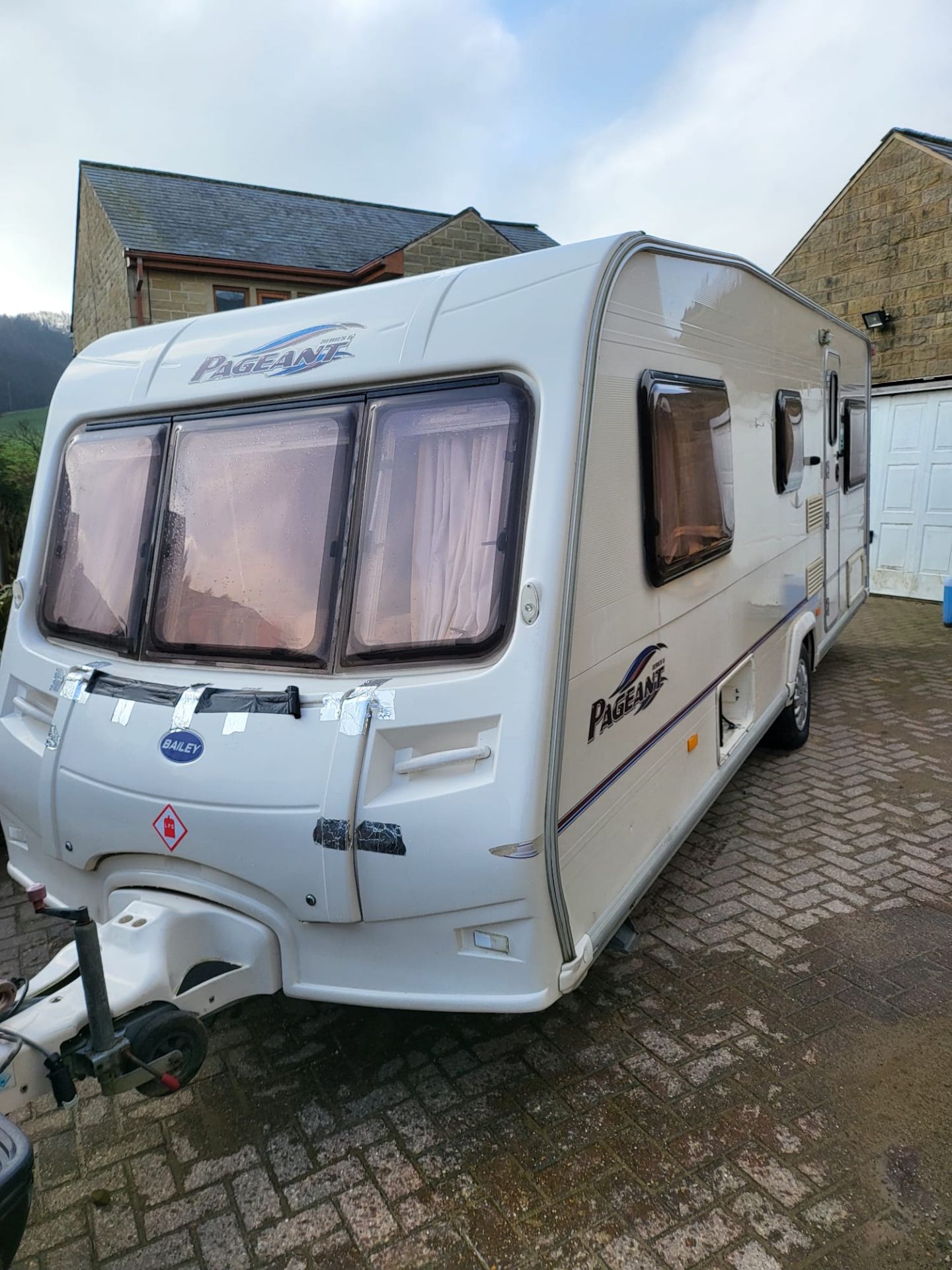 Caravan Pageant 5 to 6 berth reg 2008