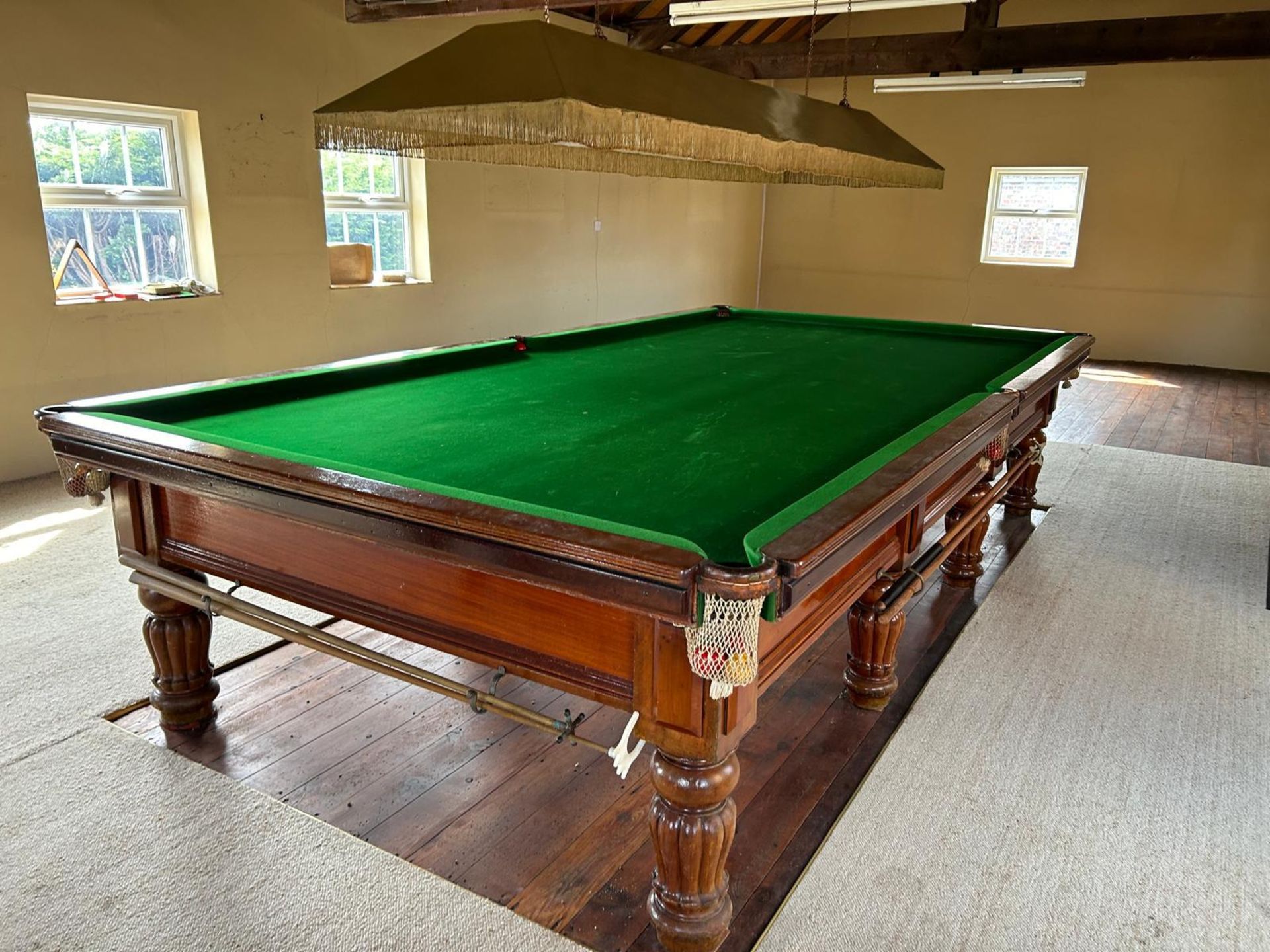 Full-length snooker table clearance