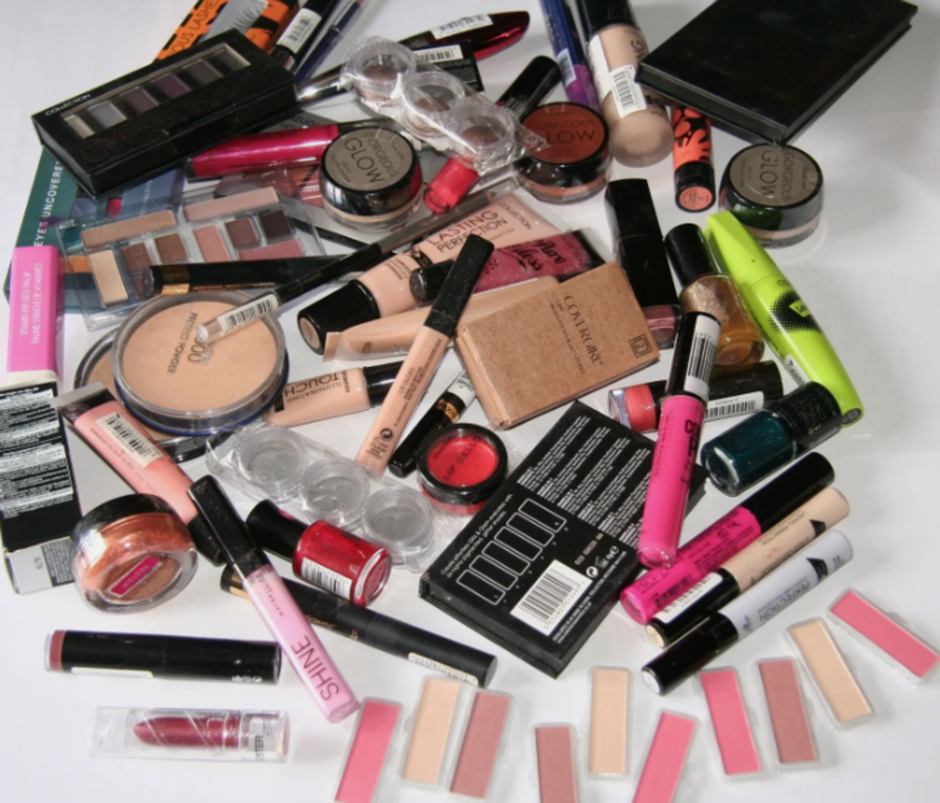 69 x Branded Cosmetics Mixed Bag | RRP £200+ | Wholesale Bulk Buy - Image 2 of 4