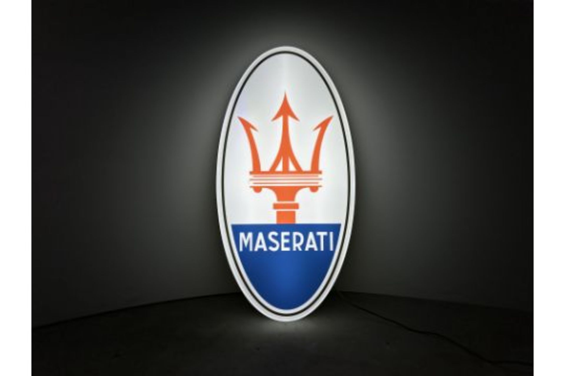 MASERATI ILLUMINATED SIGN - Image 6 of 6