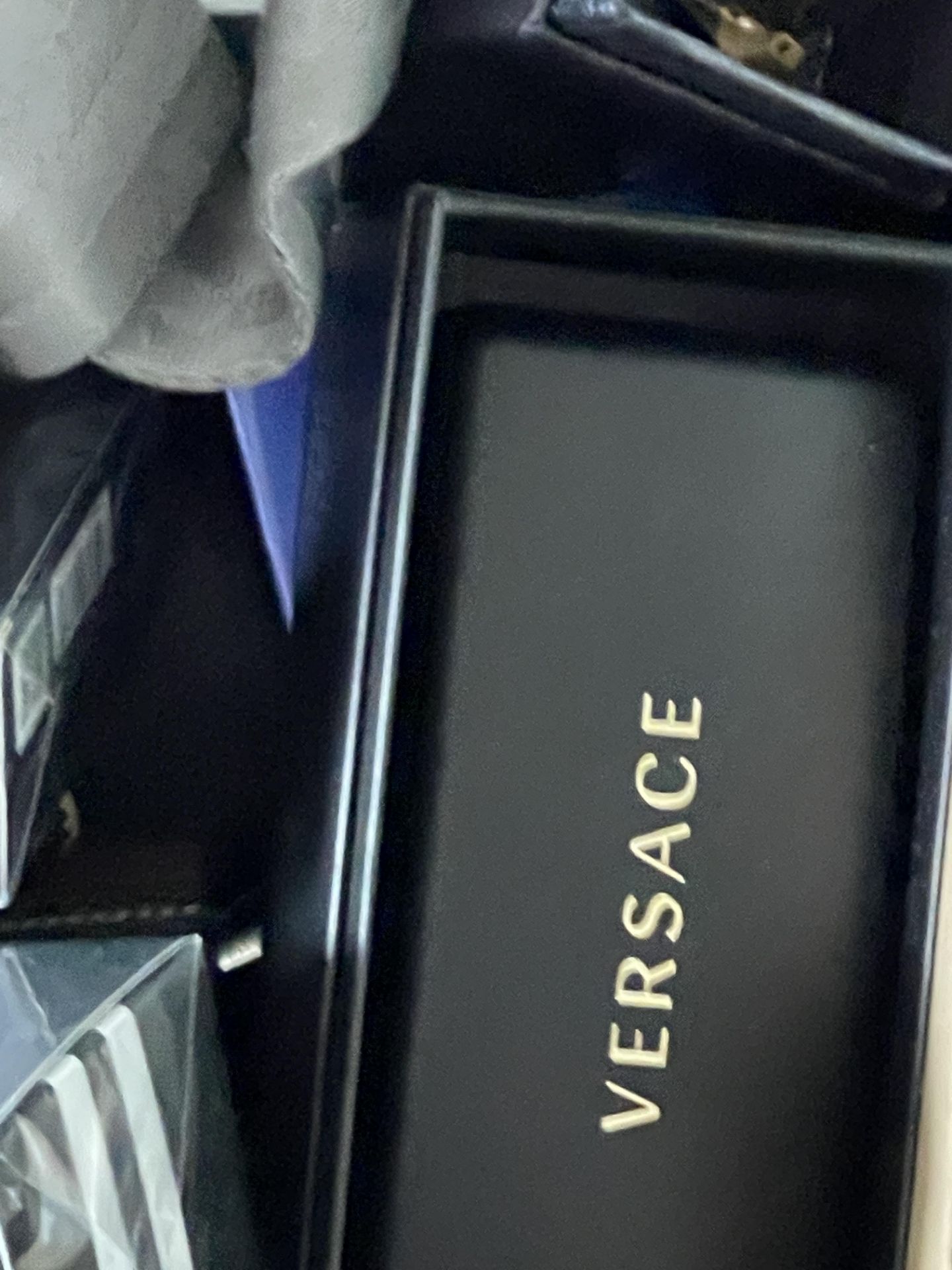 Aftershaves mystery box containing watches sunglasses ect worth - Image 6 of 31