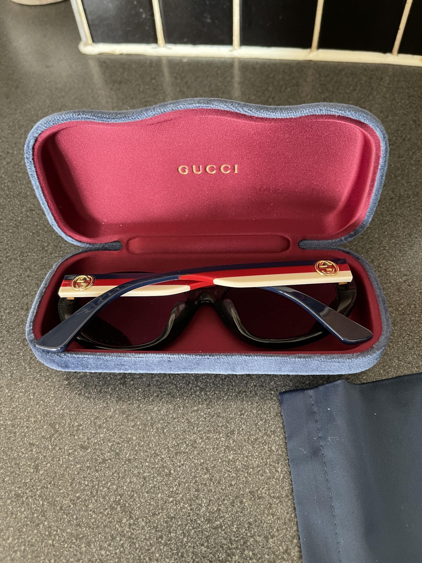 Gucci ladies sunglasses demon from a private jet charter. with case and cloth - Image 8 of 9