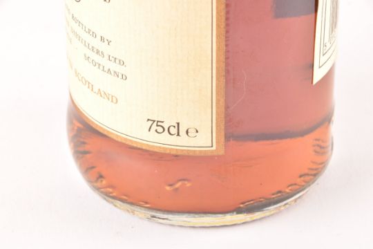 A bottle of 10 year old Macallan single highland malt scotch whisky, 75cl. - Image 5 of 5