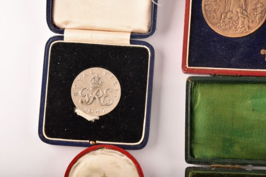 A collection of Commemorative Coronation silver, silvered and bronze medals, a cased triple bronze - Image 4 of 24