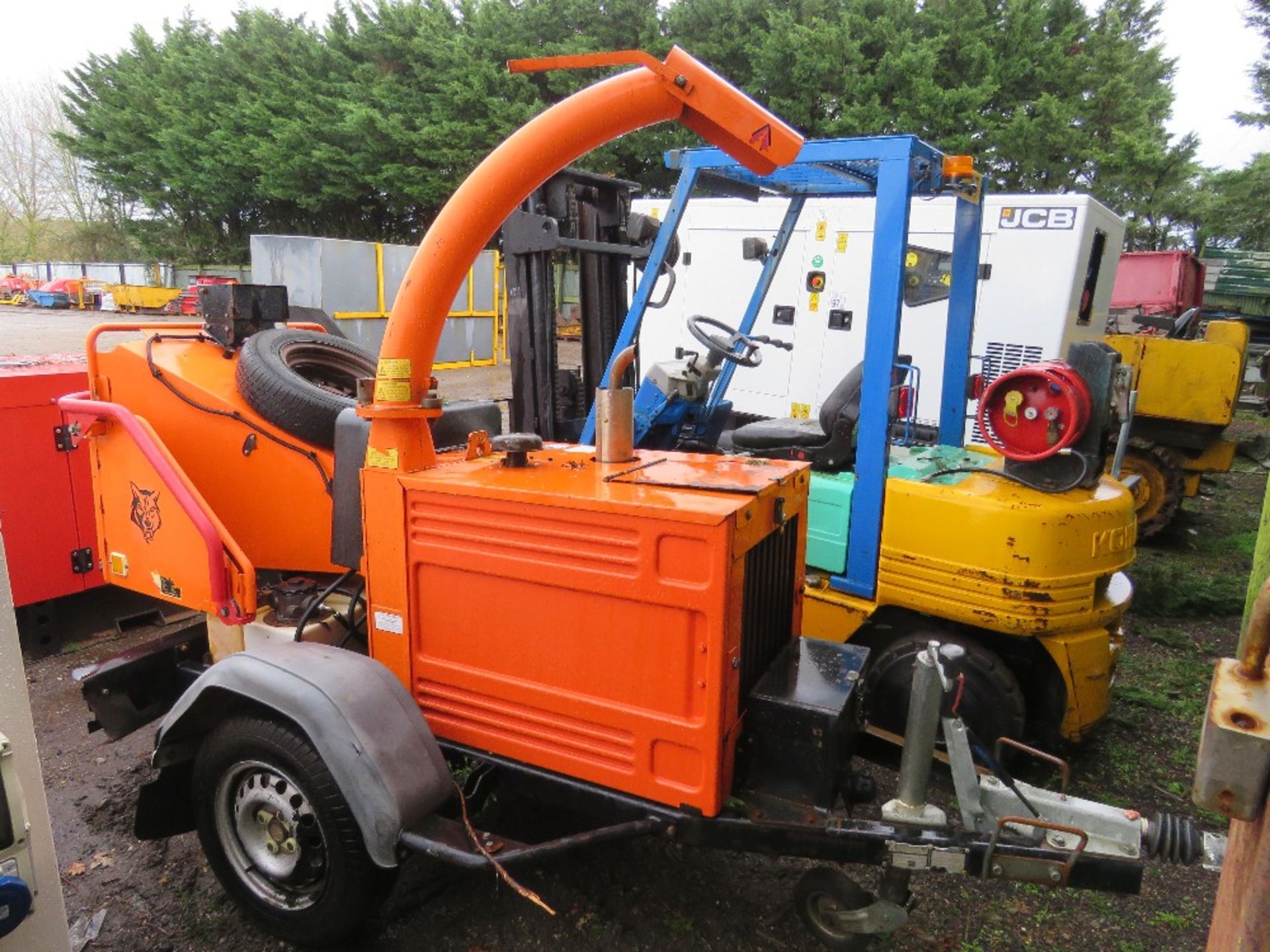 TIMBERWOLF TOWED CHIPPER UNIT WITH KUBOTA DIESEL ENGINE. 990 RECORDED HOURS APPROX. WITH KEY. WHEN T