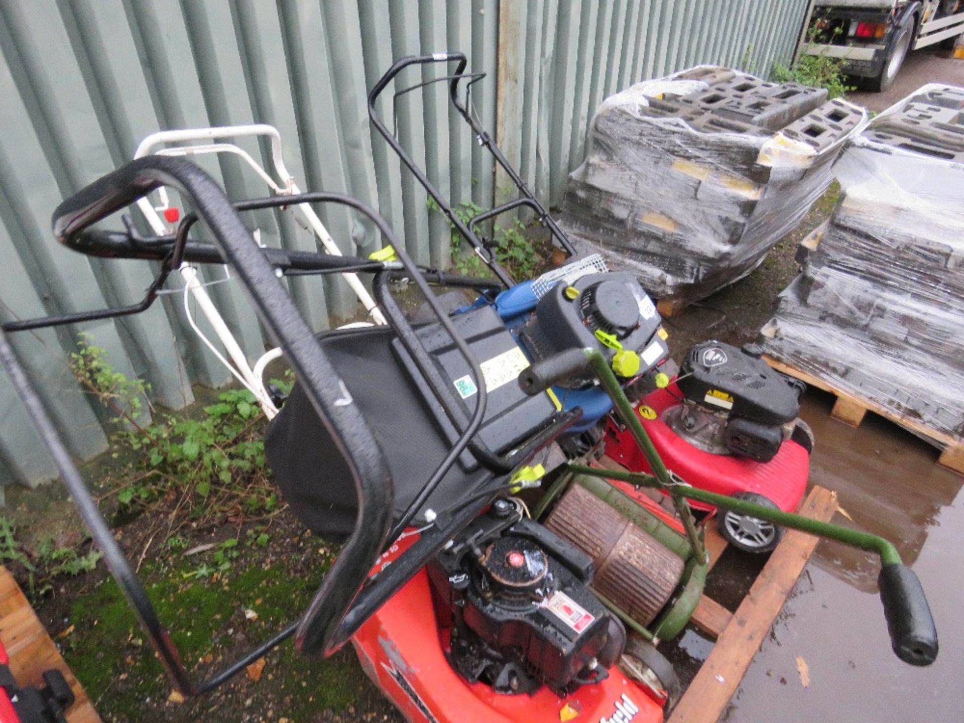 PALLET CONTAINING 4 NO ASSORTED LAWNMOWERS. THIS LOT IS SOLD UNDER THE AUCTIONEERS MARGIN SCHEM - Image 6 of 6