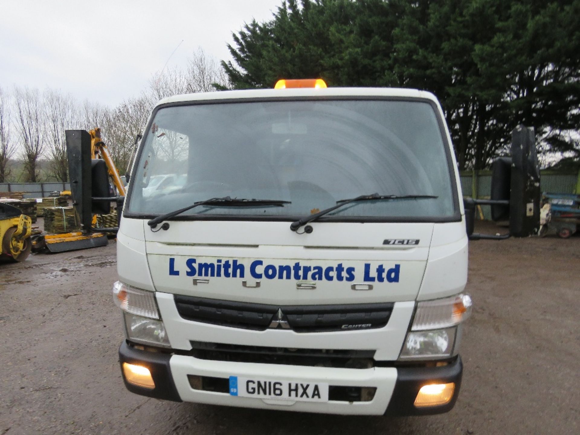 MITSUBISHI CANTER FUSO 7C15 7500KG TIPPER LORRY REG:GN16 HXA. DIRECT FROM LOCAL COMPANY WHO HAVE OWN - Image 3 of 10