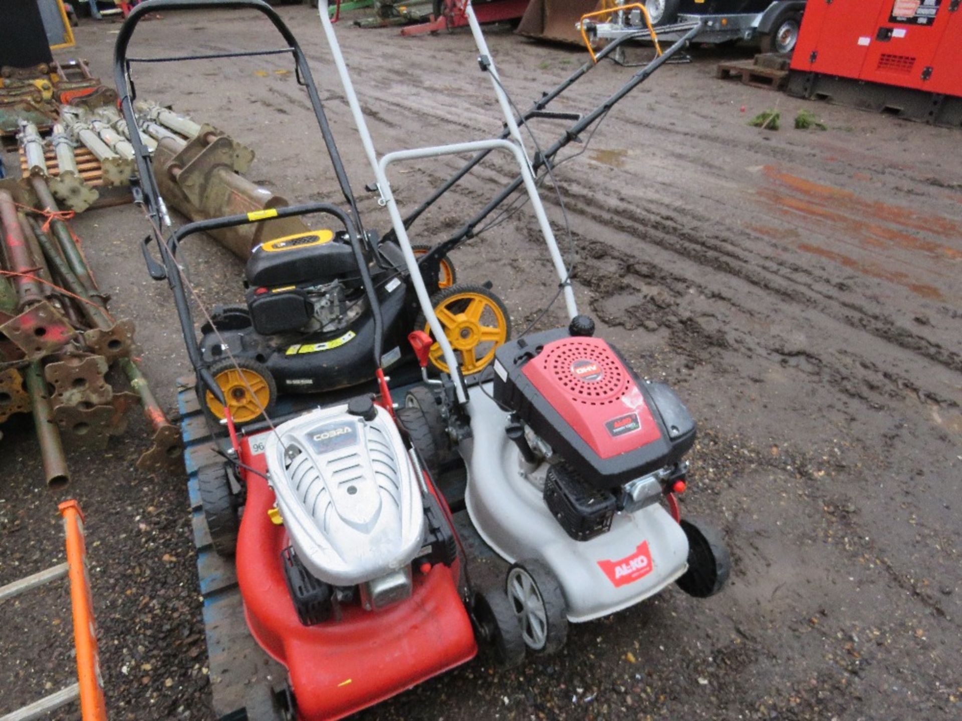 PALLET CONTAINING 3 NO ASSORTED LAWNMOWERS. THIS LOT IS SOLD UNDER THE AUCTIONEERS MARGIN SCHEM - Image 5 of 5